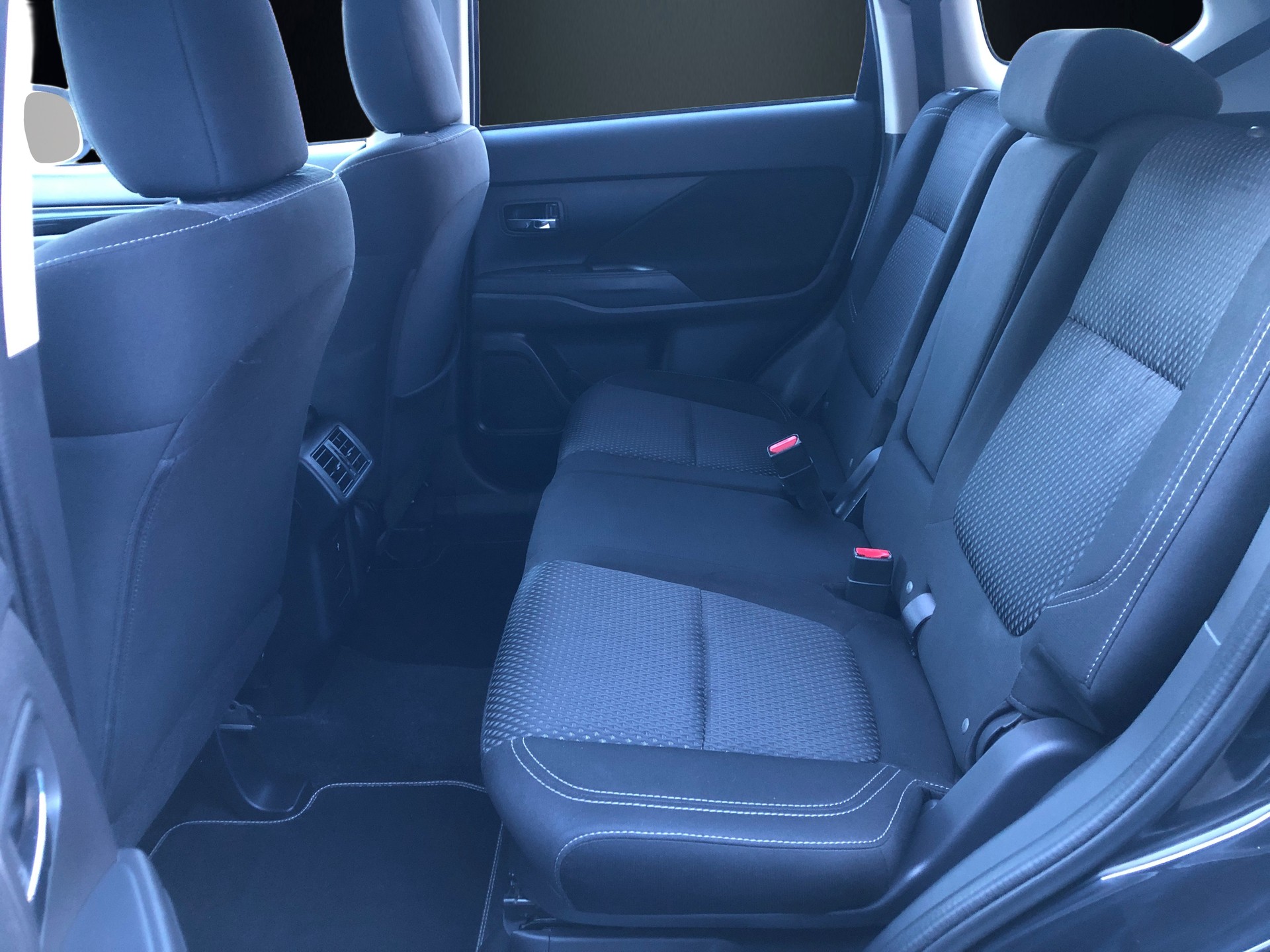 MITSUBISHI Outlander 2.0 Value 4WD CVT-image-5