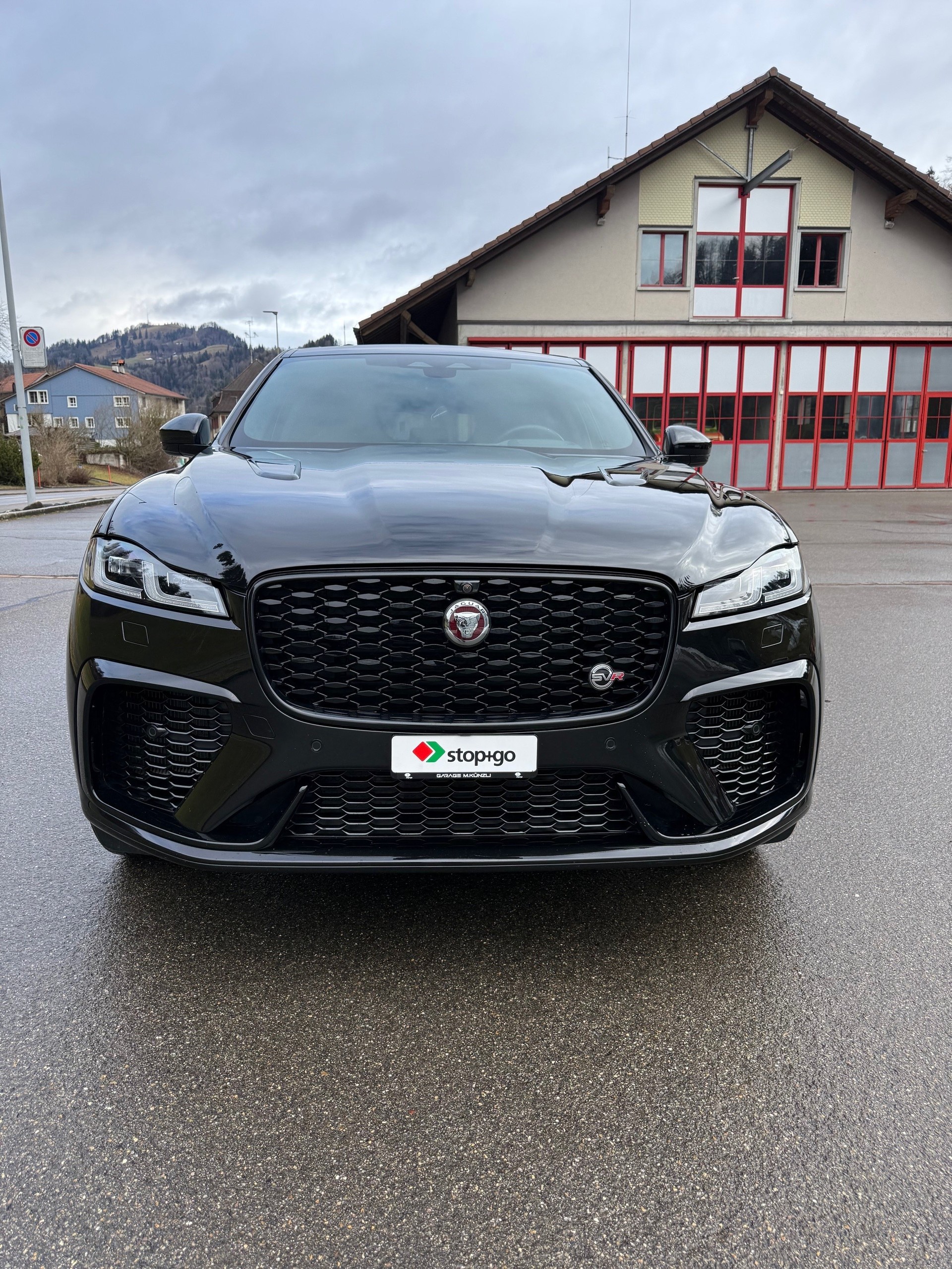 JAGUAR F-Pace 5.0 V8 SVR P550 AWD-image-1