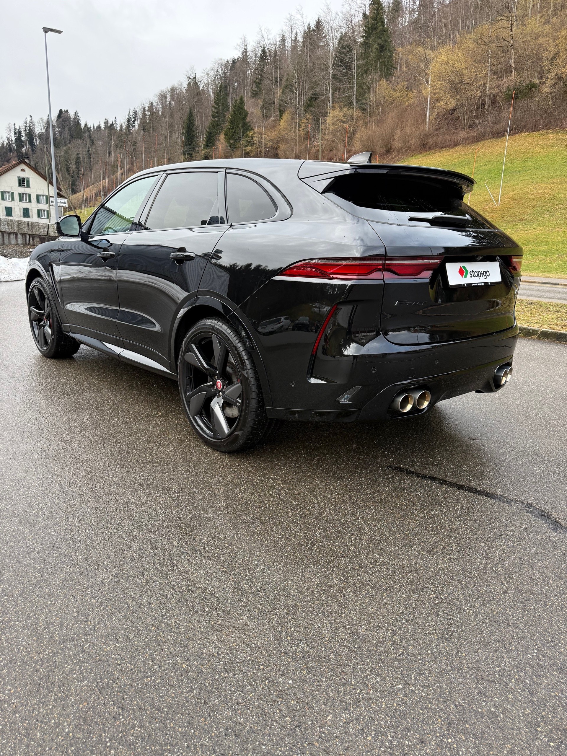 JAGUAR F-Pace 5.0 V8 SVR P550 AWD-image-3