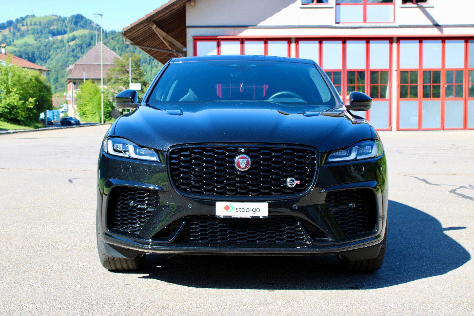 JAGUAR F-Pace 5.0 V8 SVR P550 AWD-showroom-element-1