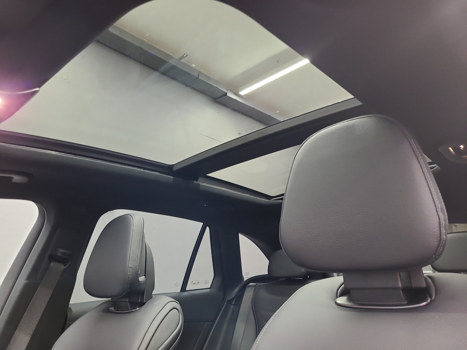MERCEDES-BENZ GLC 220 d AMG Line 4Matic-image-15
