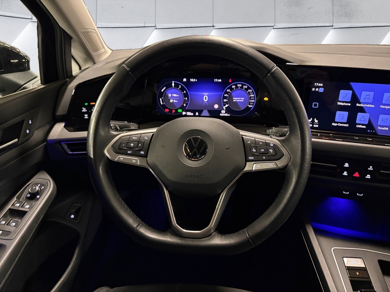 VW Golf 1.4 TSI PHEV Style / Caméra de recul / 8 roues / Pack hiver / GPS / CarPlay-image-9