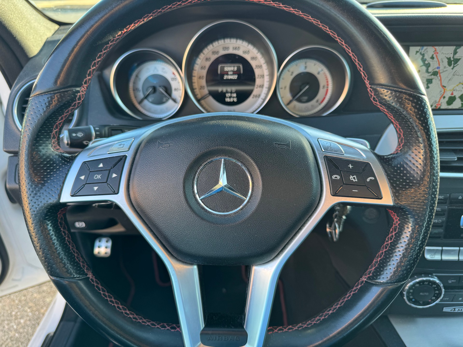 MERCEDES-BENZ C 250 CDI Elégance 4Matic 7G-Tronic-image-8
