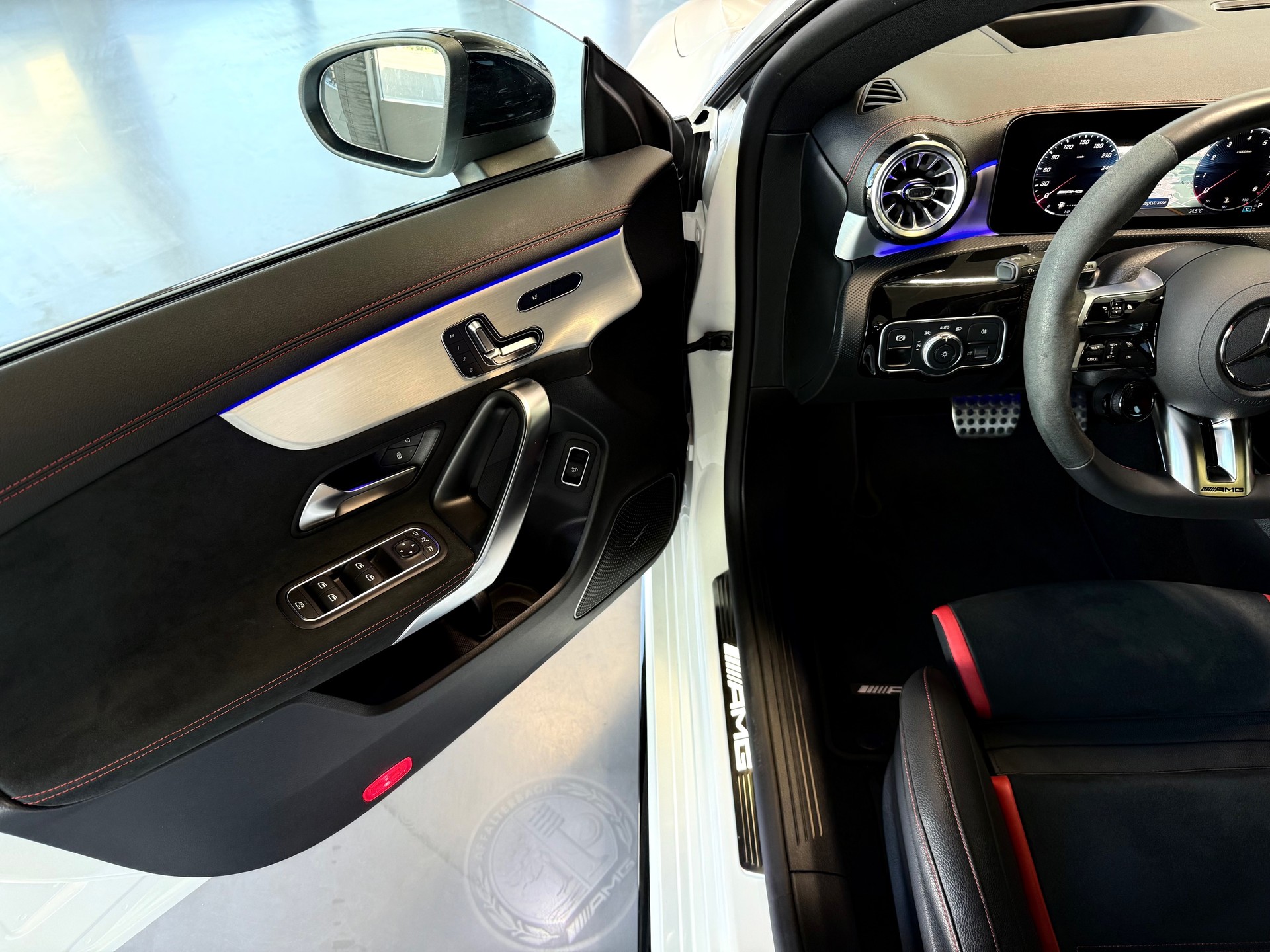 MERCEDES-BENZ CLA 45 S AMG 4Matic+ 8G-DCT-image-10