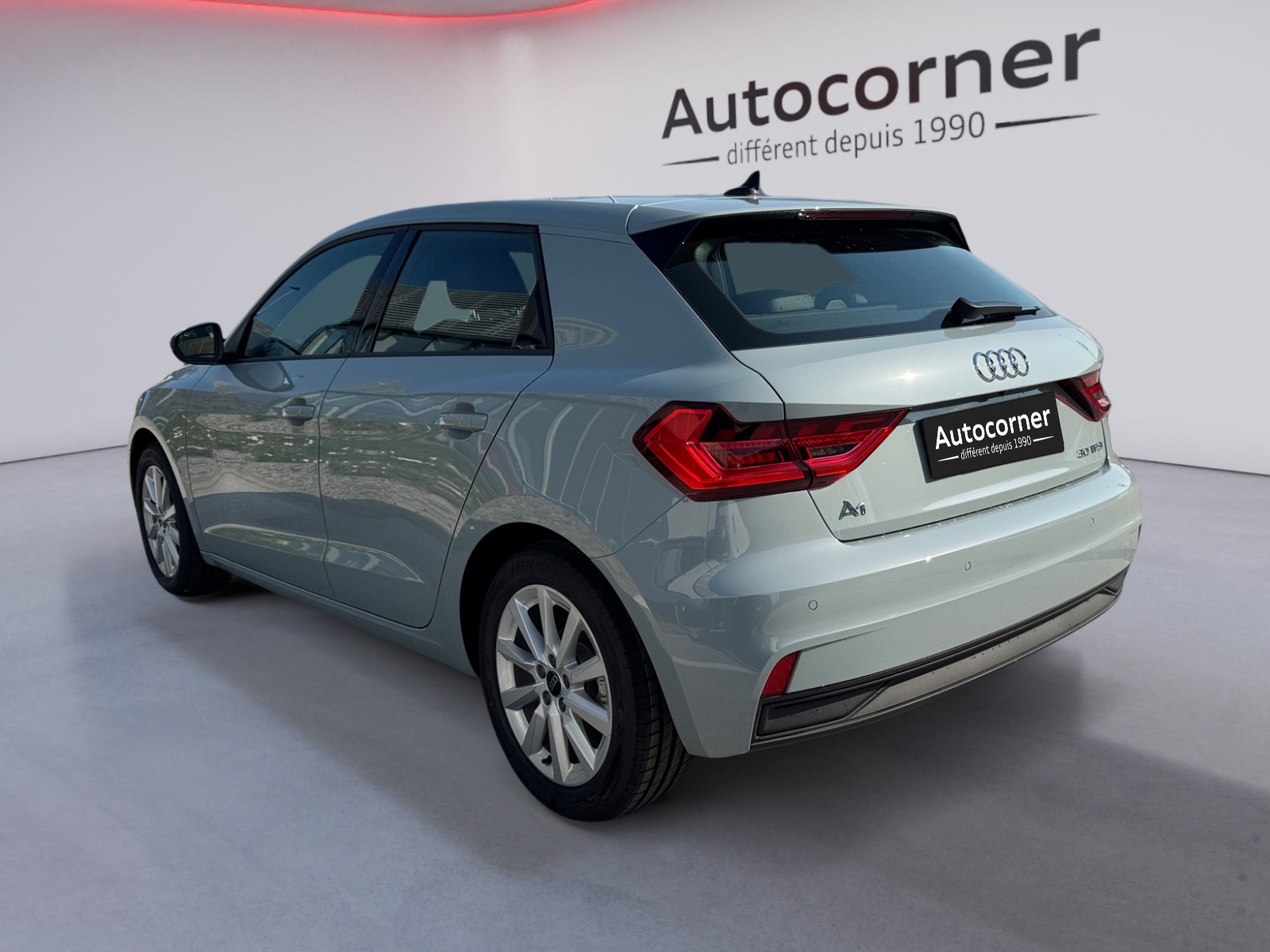 AUDI A1 Sportback 30 TFSI Attraction S-tronic-image-2