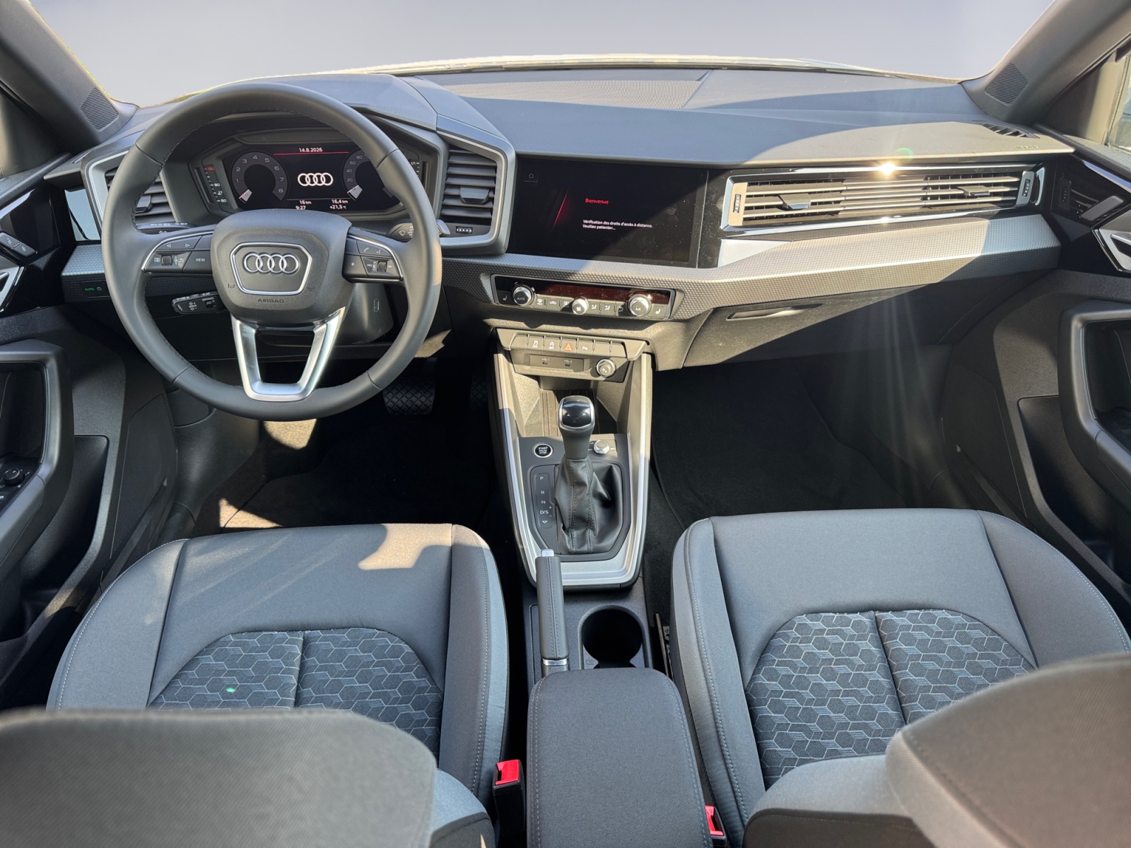 AUDI A1 Sportback 30 TFSI Attraction S-tronic-image-9