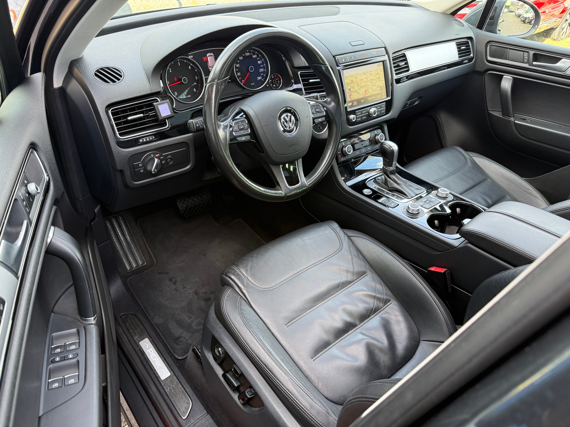 VW Touareg 3.0 TDI BMT Peak Tiptronic AHK3500kg Panorama Dach-image-10