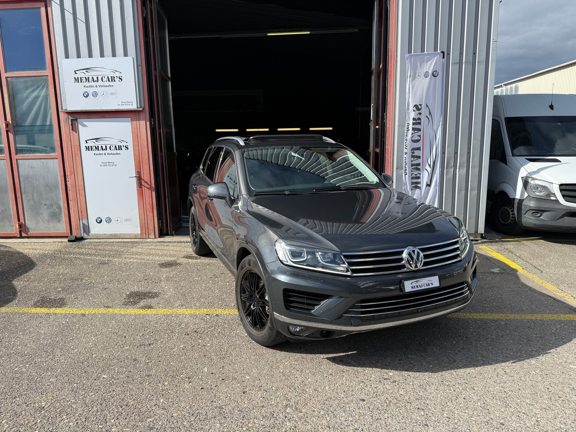 VW Touareg 3.0 TDI BMT Peak Tiptronic AHK3500kg Panorama Dach-image-2