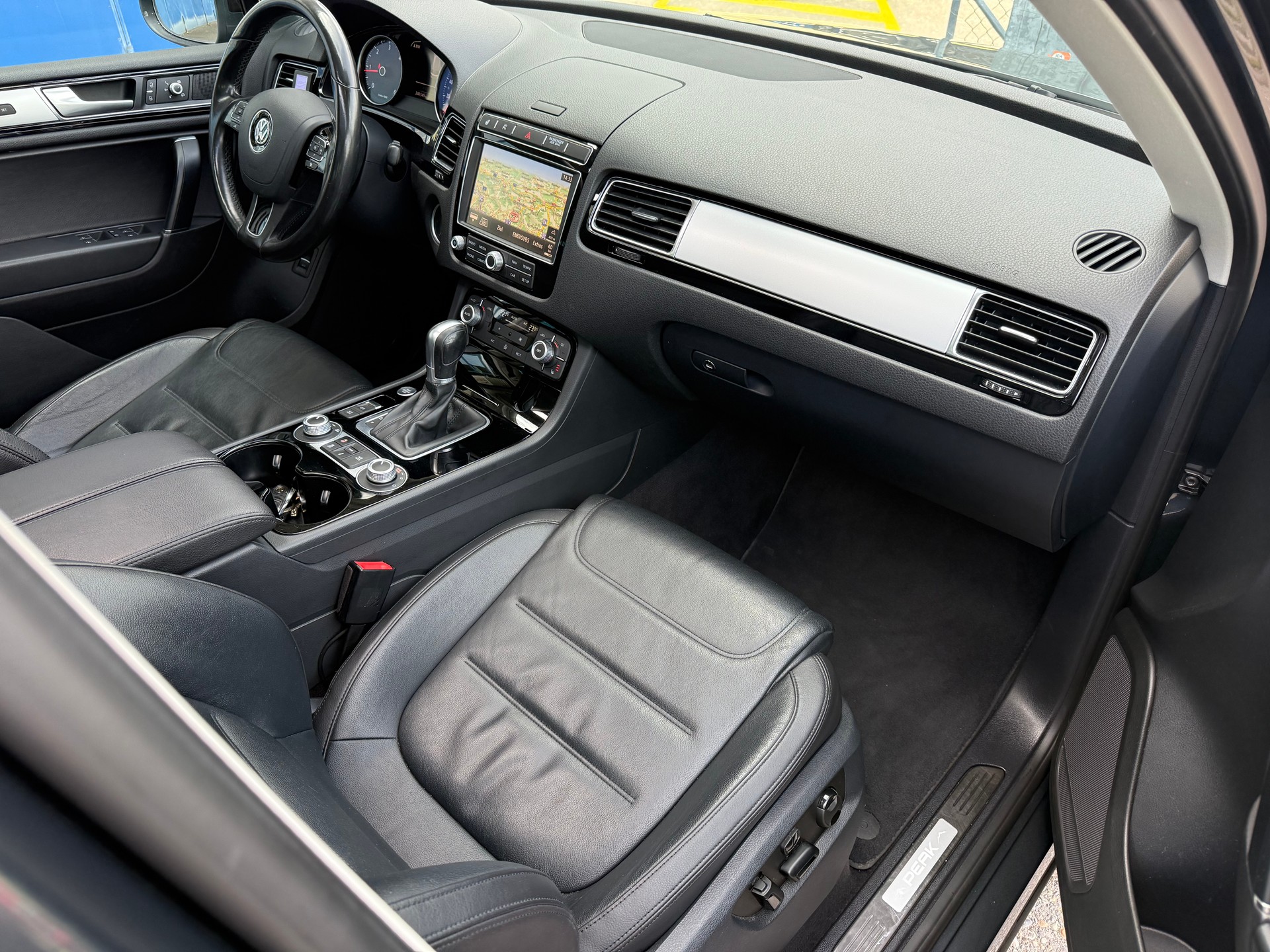 VW Touareg 3.0 TDI BMT Peak Tiptronic AHK3500kg Panorama Dach-image-13