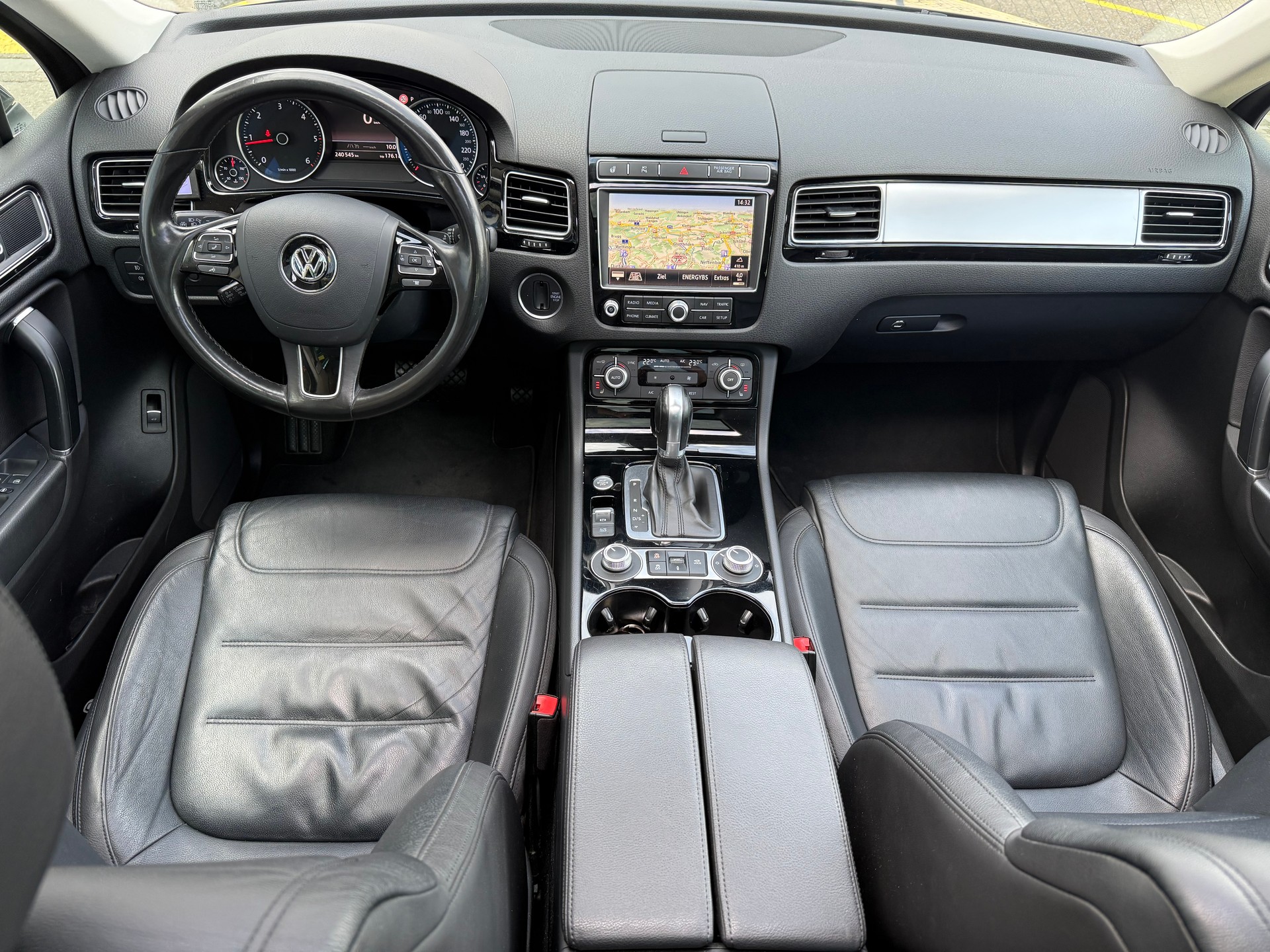 VW Touareg 3.0 TDI BMT Peak Tiptronic AHK3500kg Panorama Dach-image-8