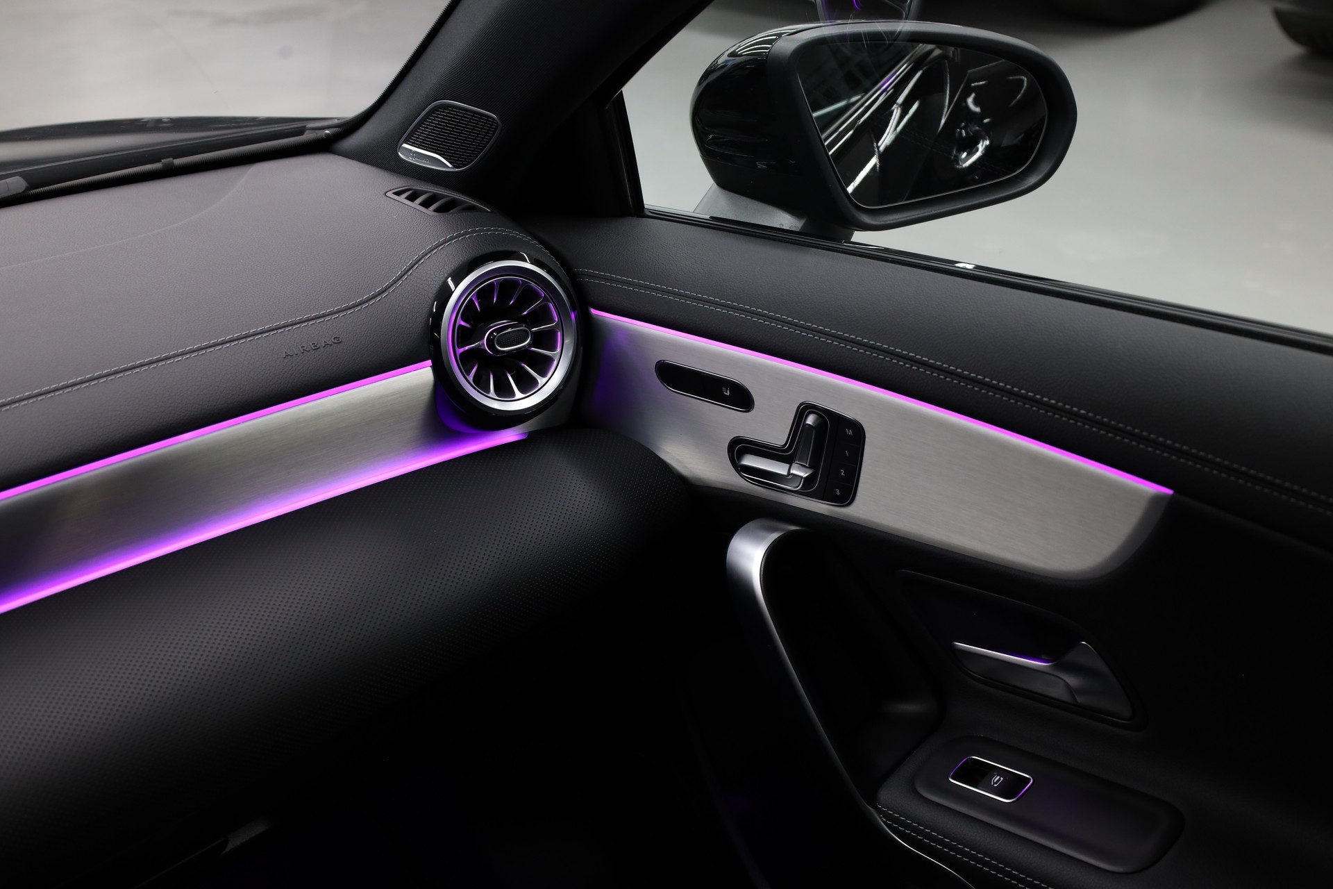 MERCEDES-BENZ A 250 AMG Line 4m-image-20