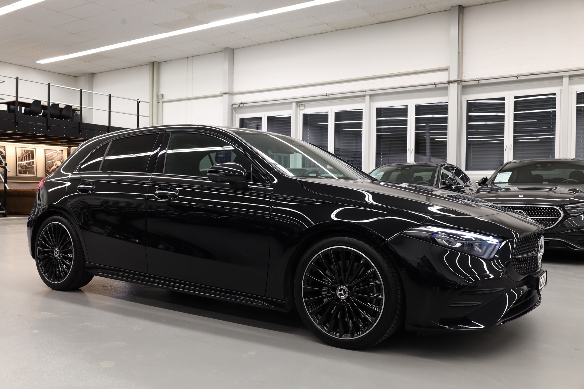 MERCEDES-BENZ A 250 AMG Line 4m-image-3
