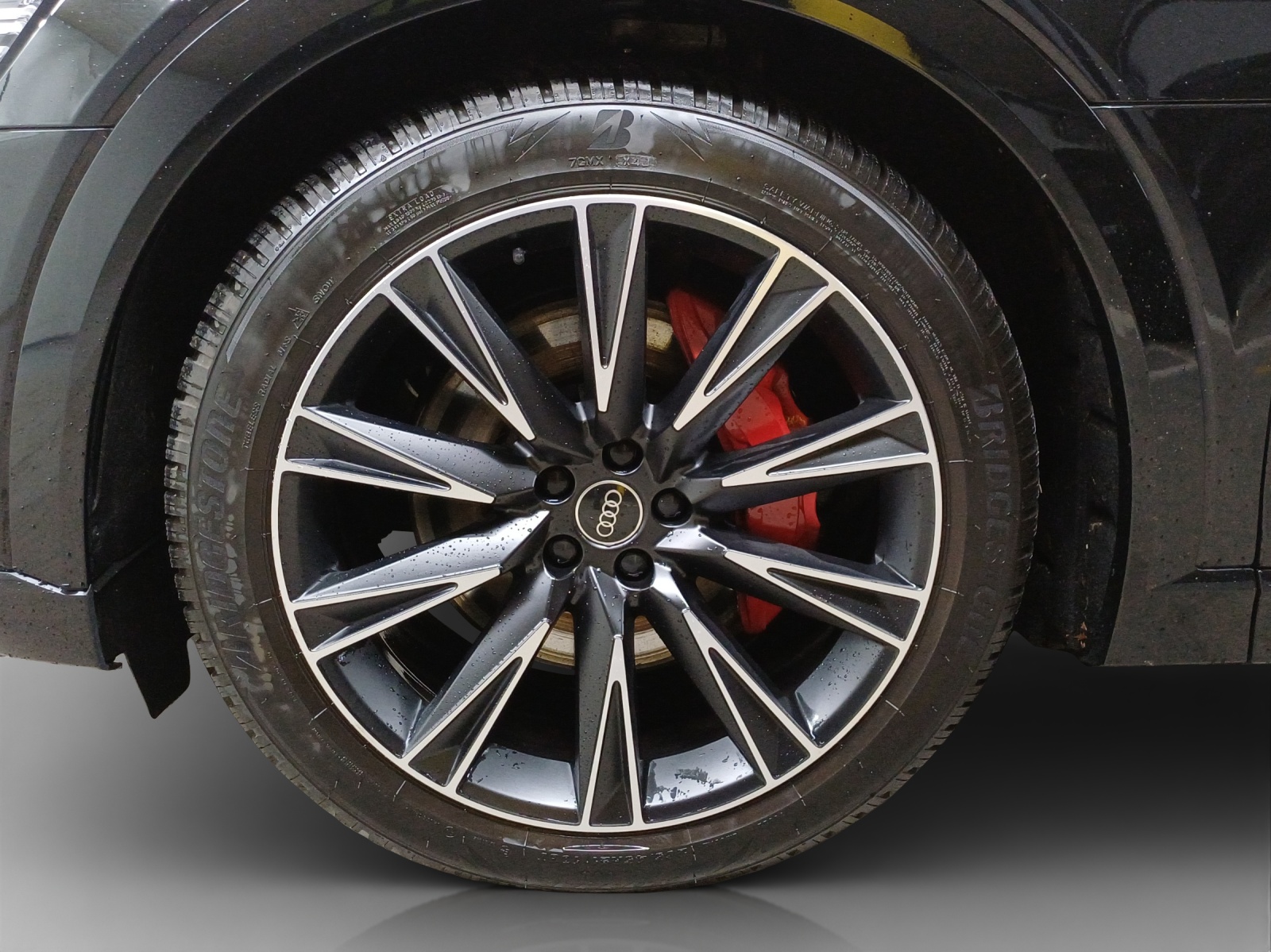 AUDI Q8 Sportback 55 e-tron S line quattro-image-16