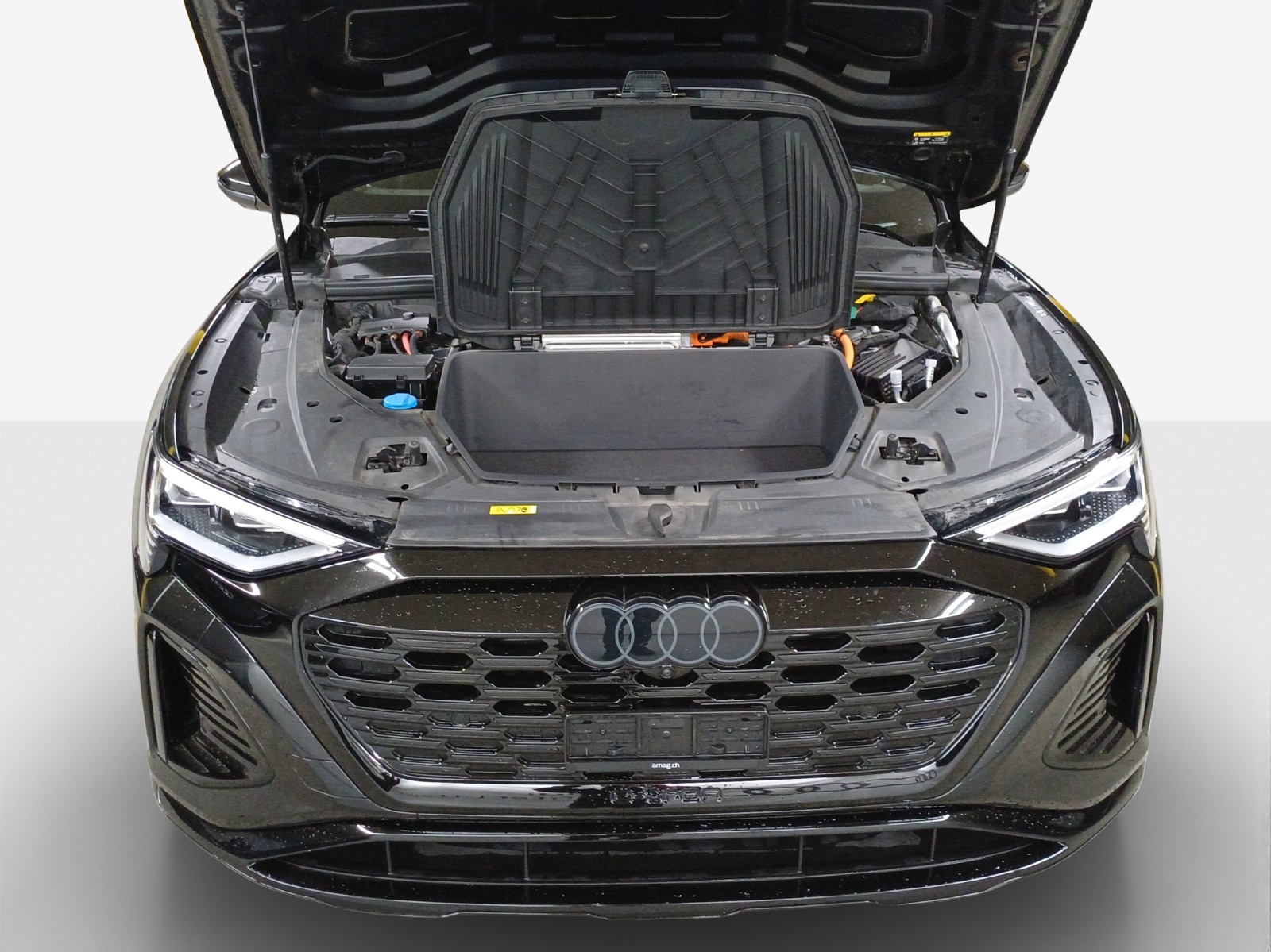 AUDI Q8 Sportback 55 e-tron S line quattro-image-15