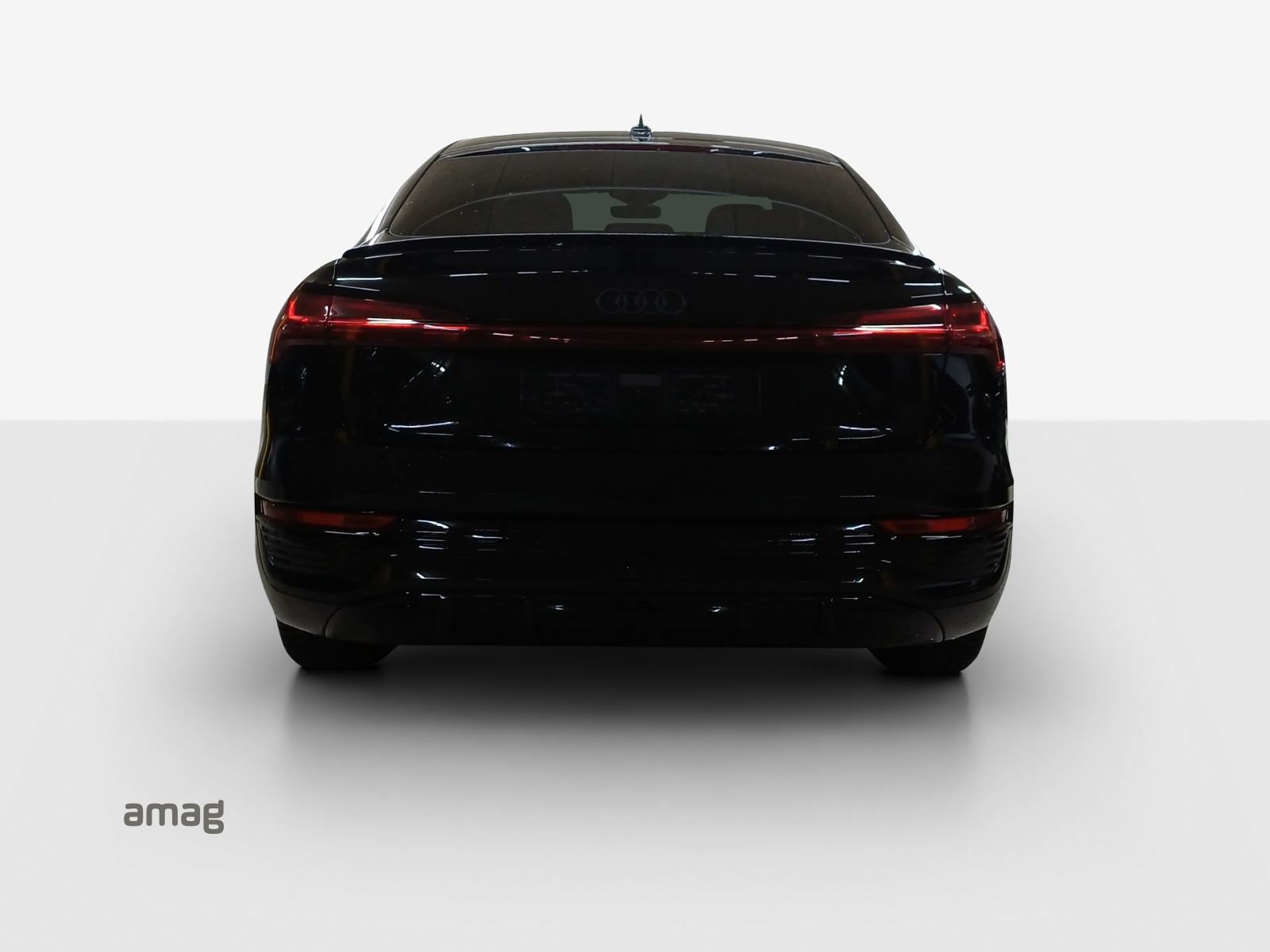 AUDI Q8 Sportback 55 e-tron S line quattro-image-4