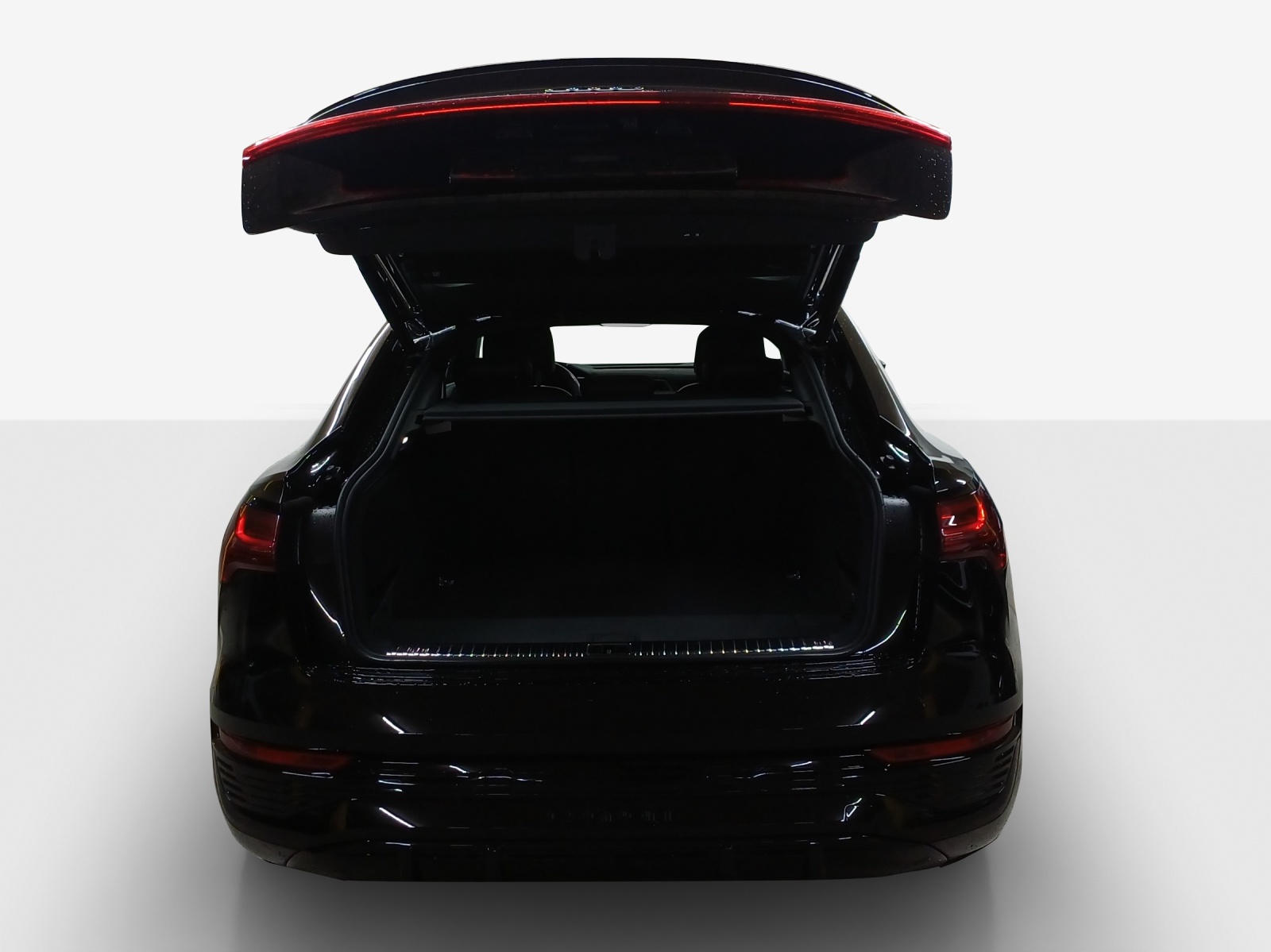 AUDI Q8 Sportback 55 e-tron S line quattro-image-13