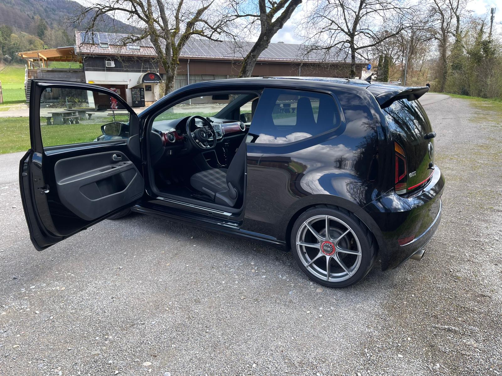 VW Up 1.0 TSI GTI-image-5