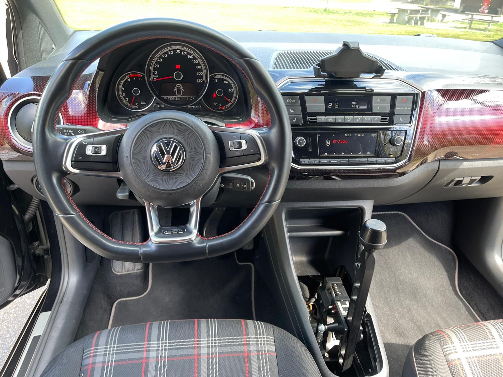VW Up 1.0 TSI GTI-image-11