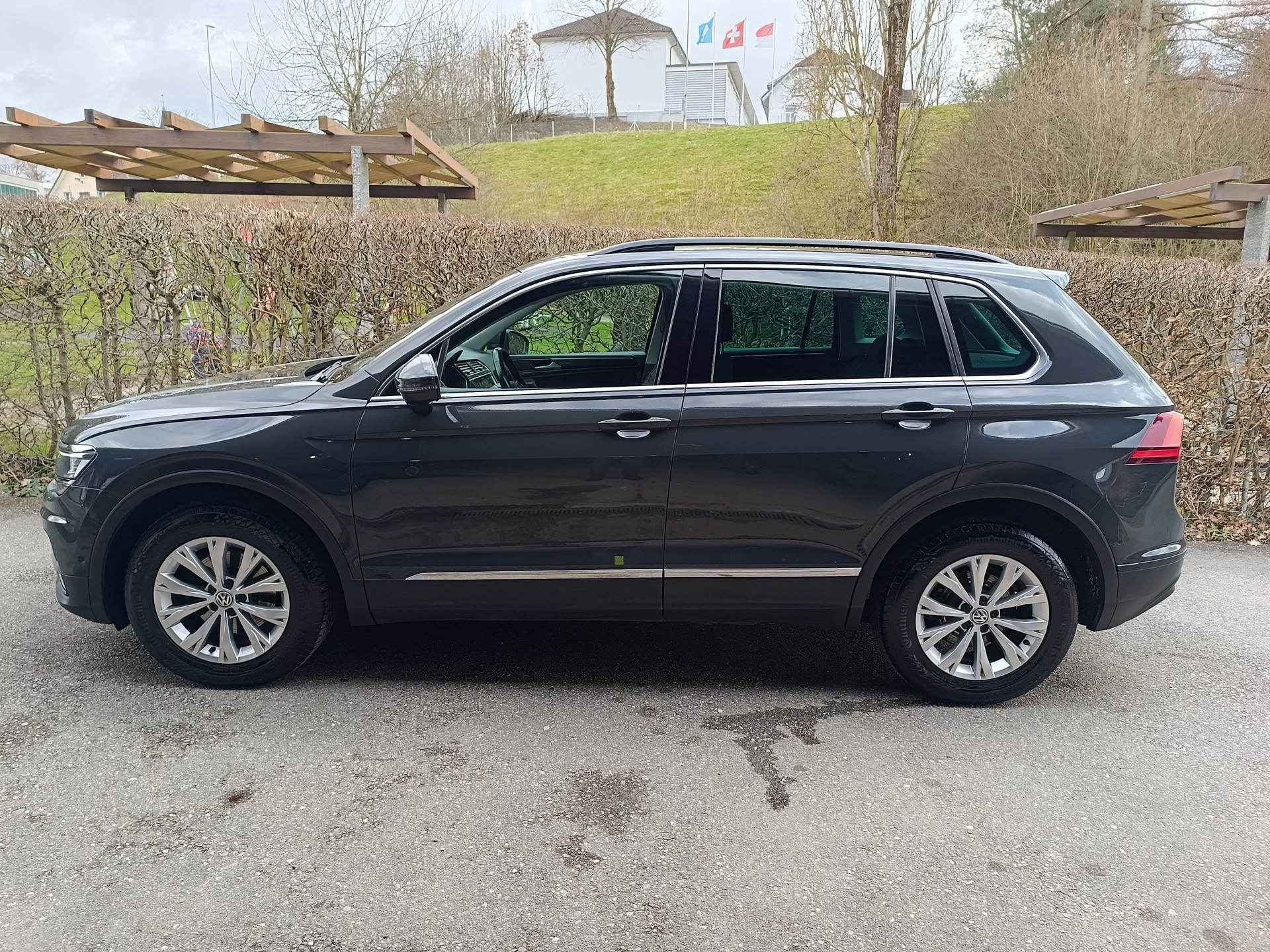 VW Tiguan 2.0 TDI SCR Comfortline 4Motion DSG-image-2