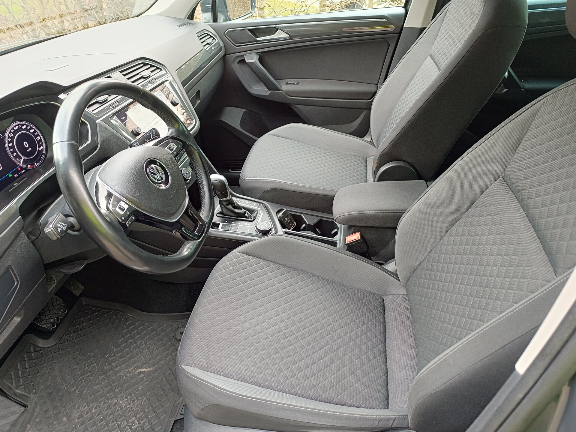VW Tiguan 2.0 TDI SCR Comfortline 4Motion DSG-image-11