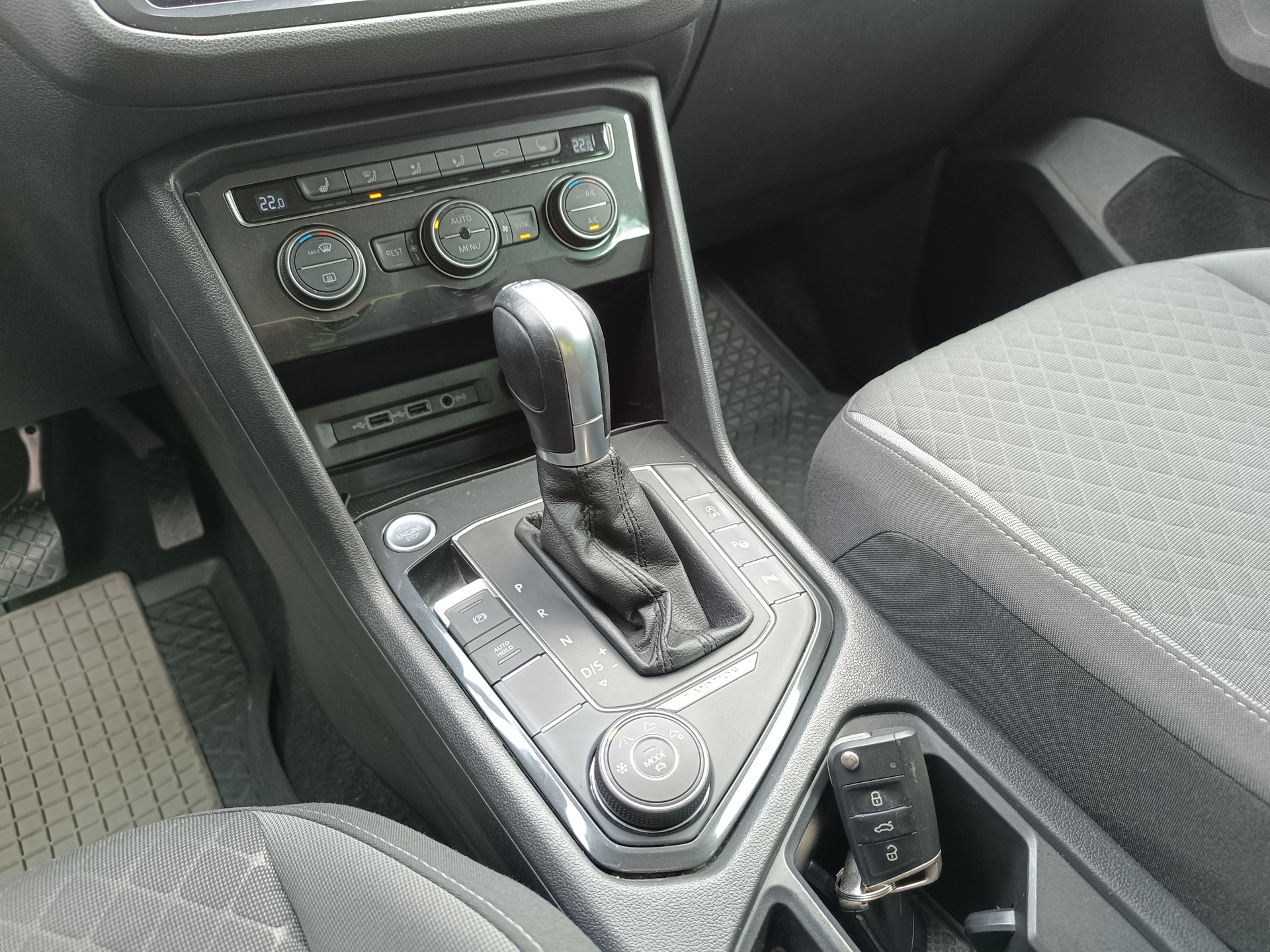 VW Tiguan 2.0 TDI SCR Comfortline 4Motion DSG-image-10