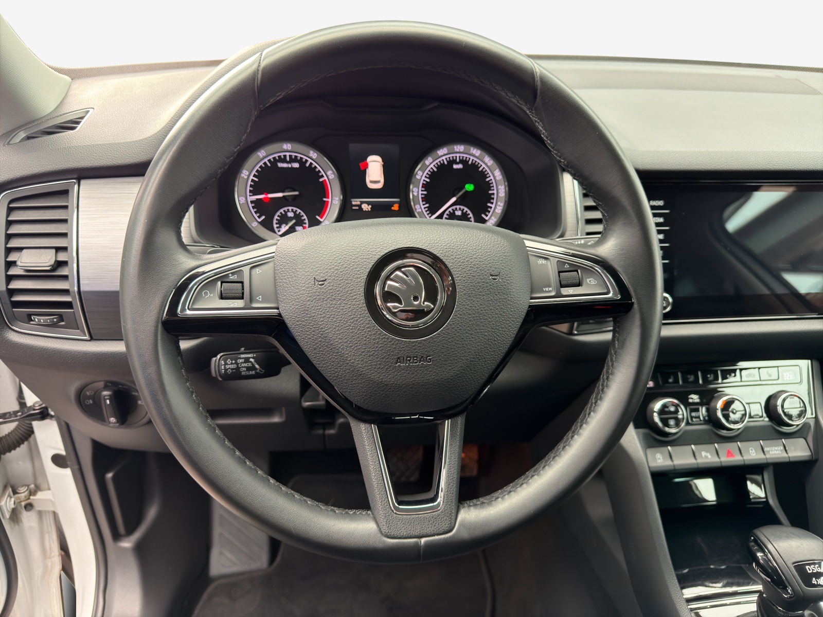 SKODA Kodiaq 2.0 TSI Ambition 4x4-image-9