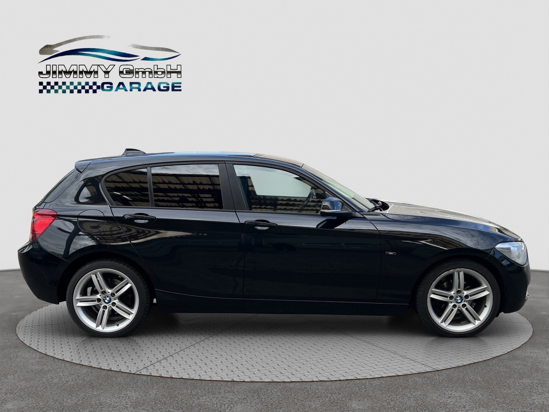 BMW 116i Urban Line Steptronic-image-6