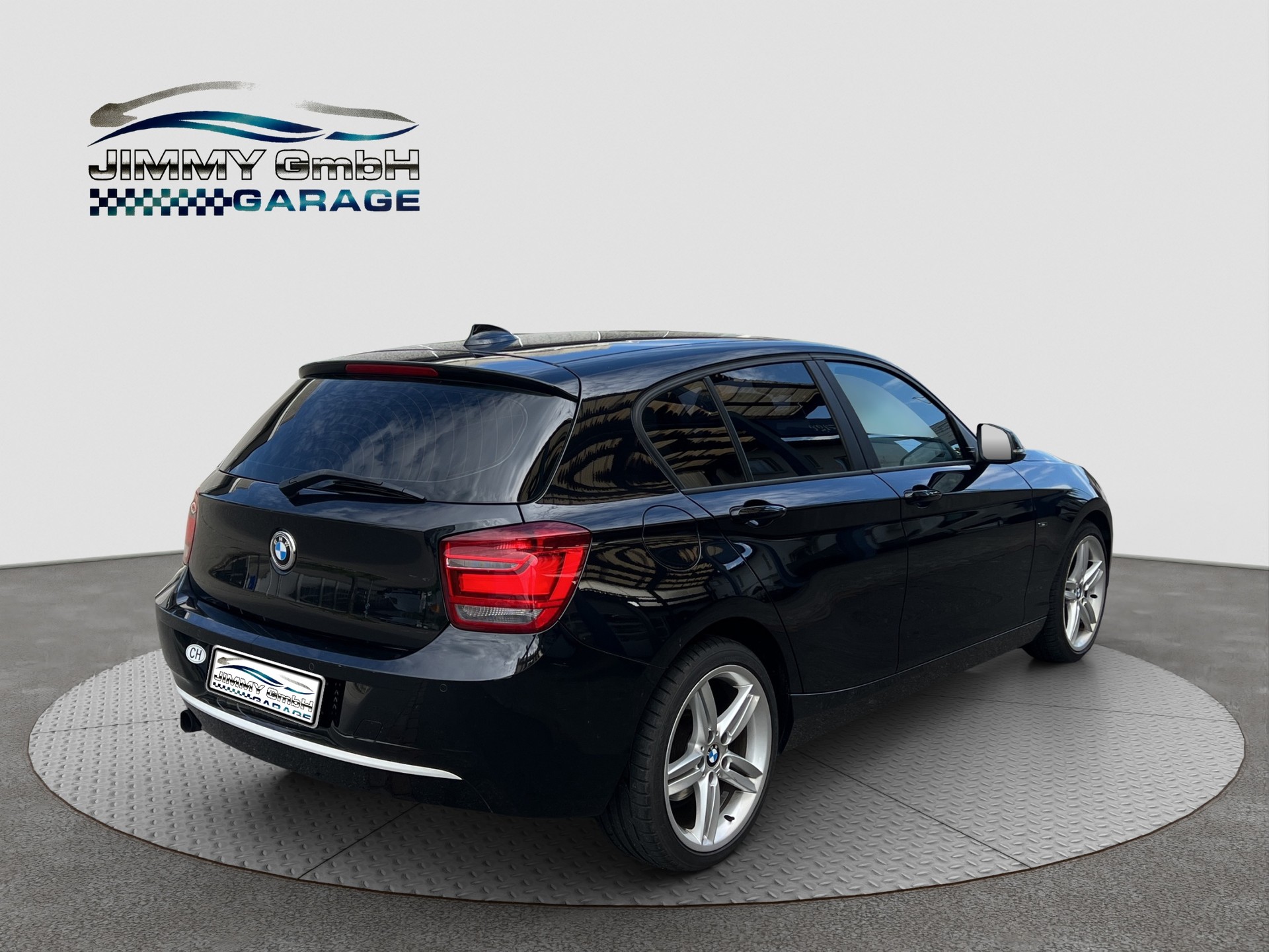 BMW 116i Urban Line Steptronic-image-5