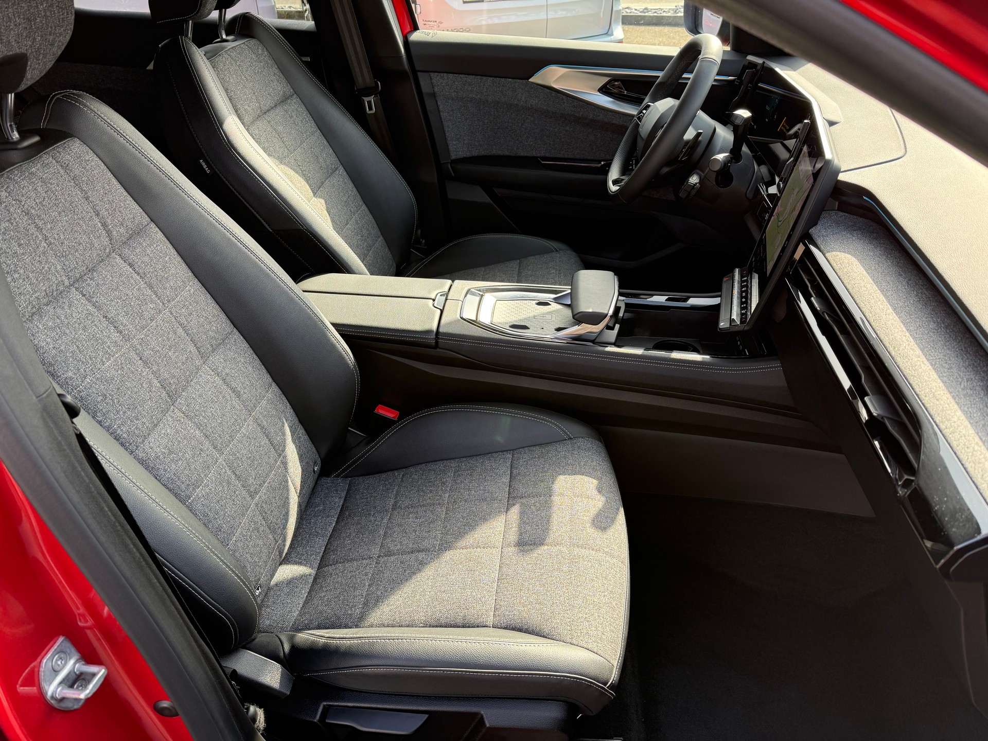 RENAULT Espace 1.2 E-Tech 200 Techno 7-Sitze-image-10