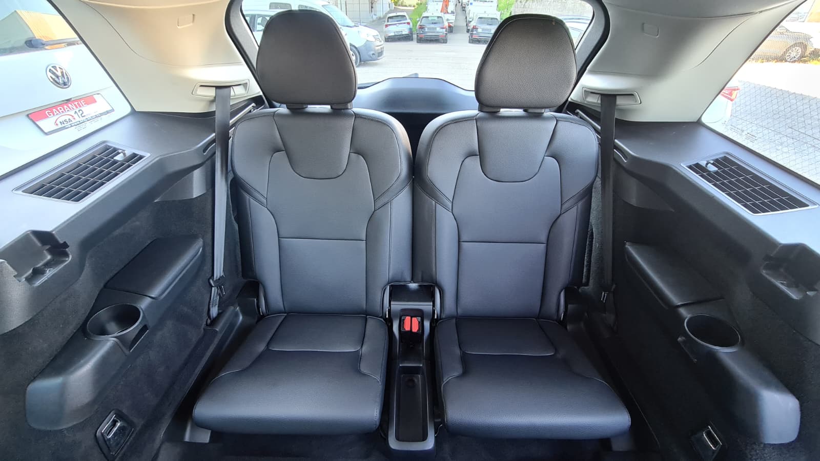 VOLVO XC90 D5 AWD Momentum Geartronic ** 7-Plätzer ** Voll-Leder ** Navi ** RF-Kamera 360° ** Panorama-Glasdach ** Sitzmemory **-image-15