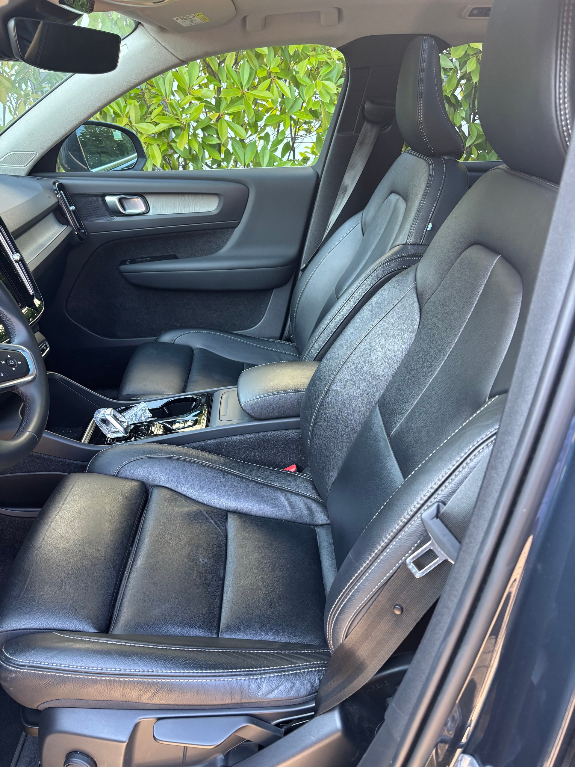 VOLVO 2.0 B4 MH Inscription AWD-image-7