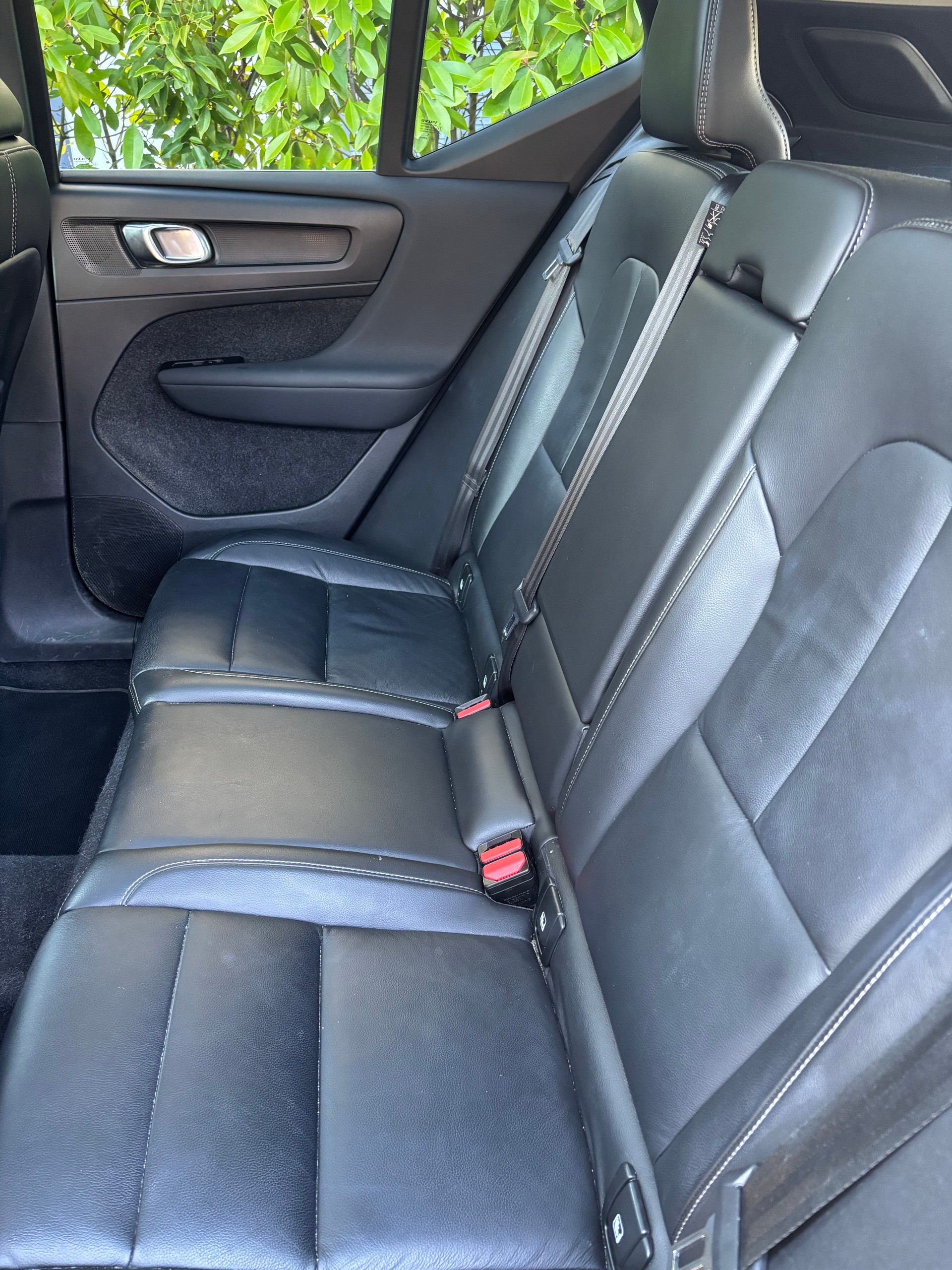 VOLVO 2.0 B4 MH Inscription AWD-image-9