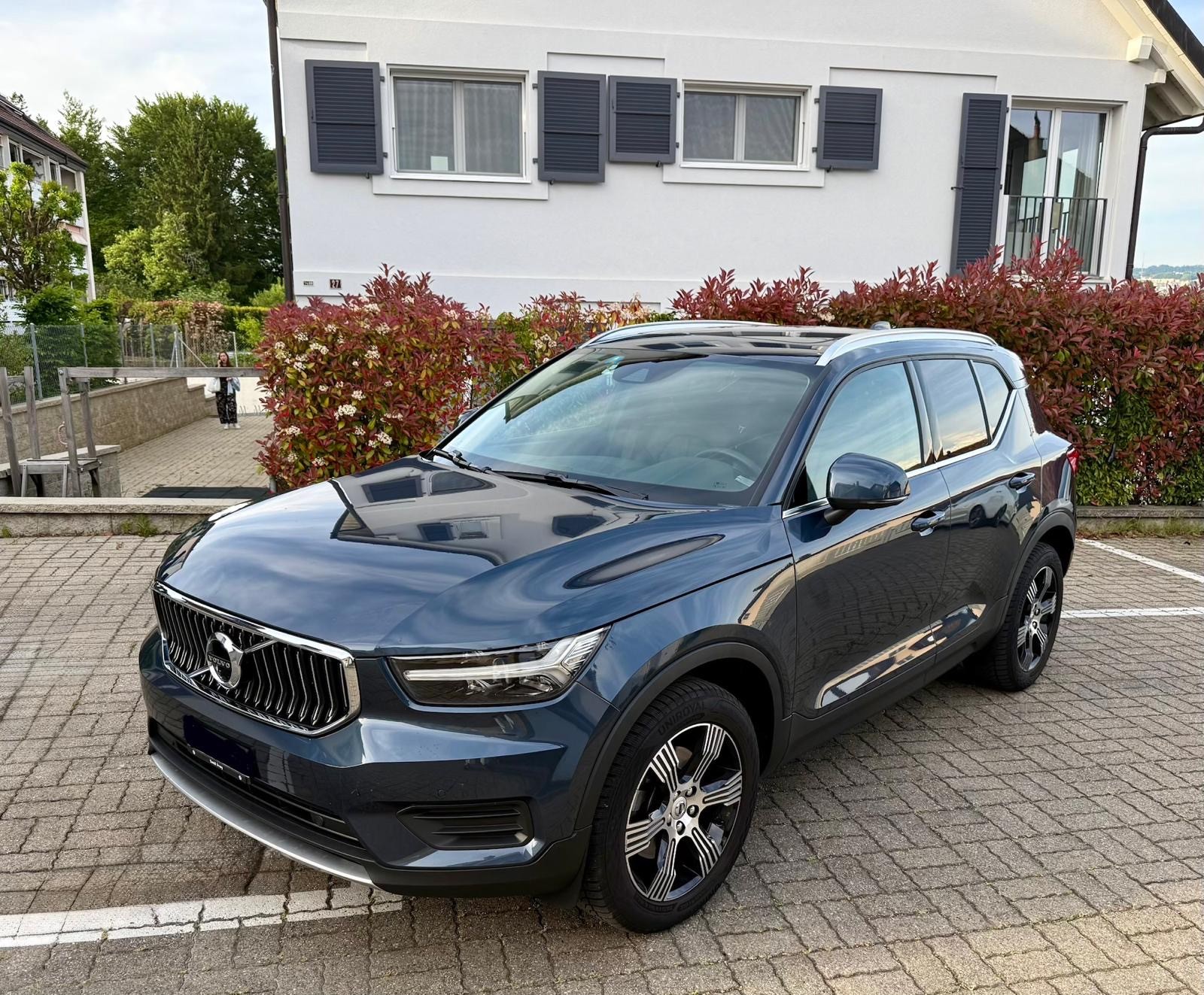 VOLVO 2.0 B4 MH Inscription AWD-image-2