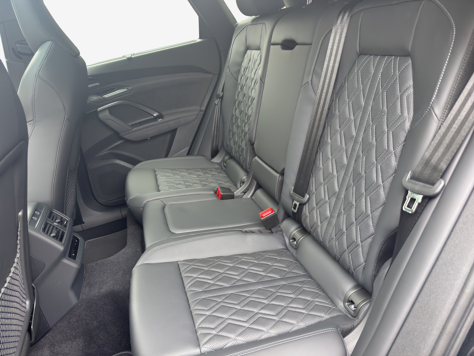 AUDI SQ5 TFSI quattro S-tronic-image-11