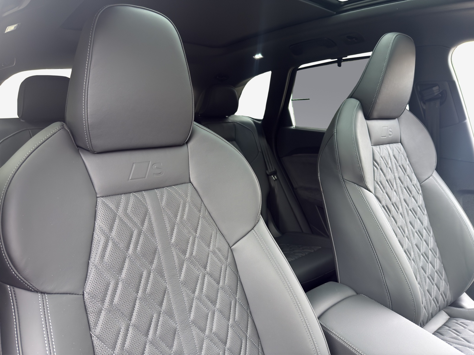 AUDI SQ5 TFSI quattro S-tronic-image-14
