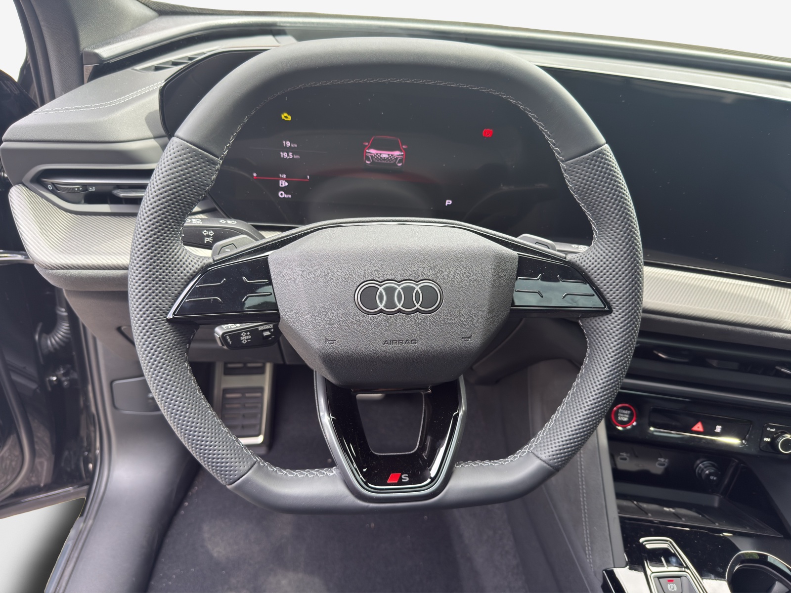 AUDI SQ5 TFSI quattro S-tronic-image-9