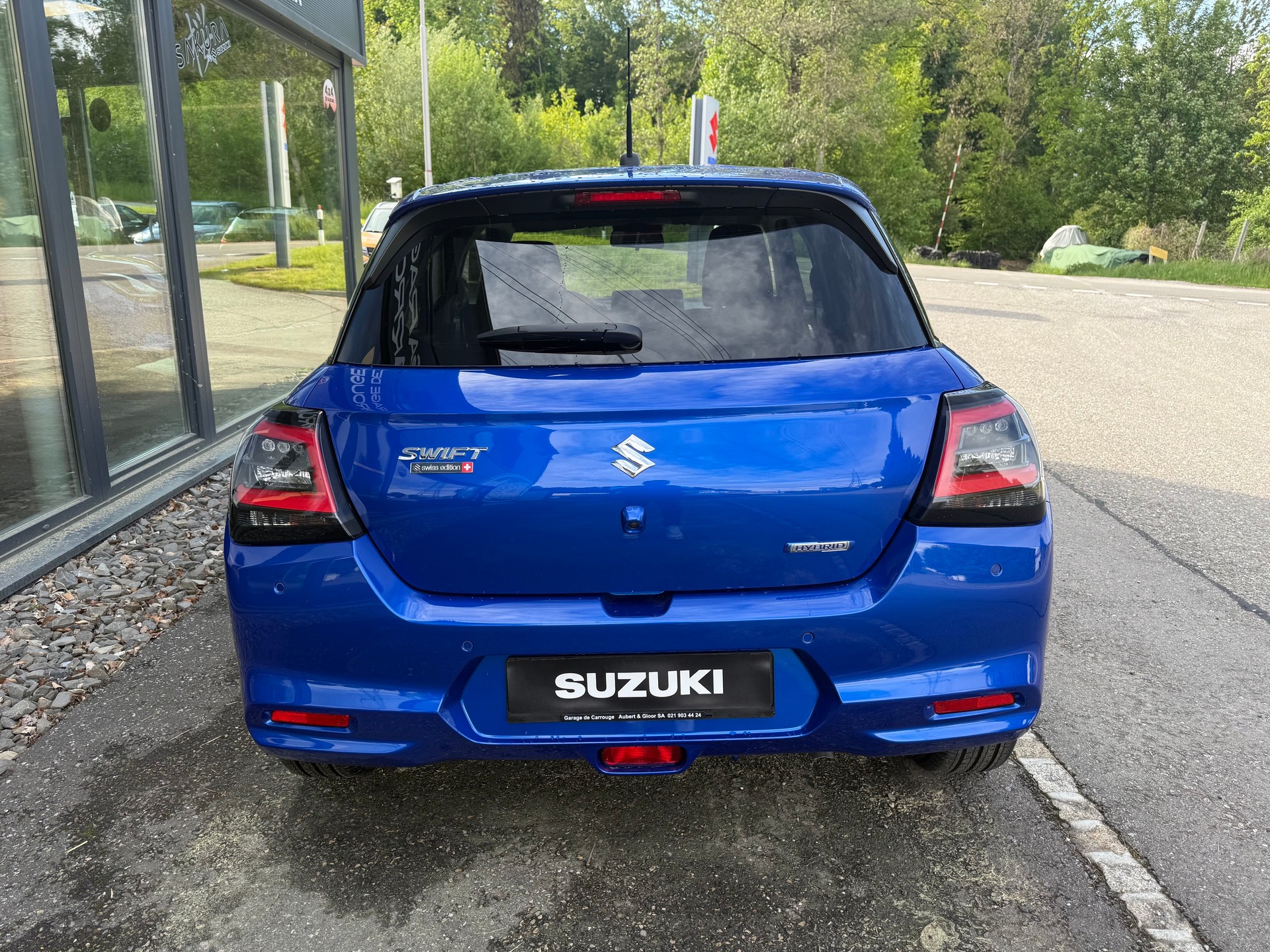 SUZUKI Swift 1.2 Sakura Top Hybrid CVT-image-4