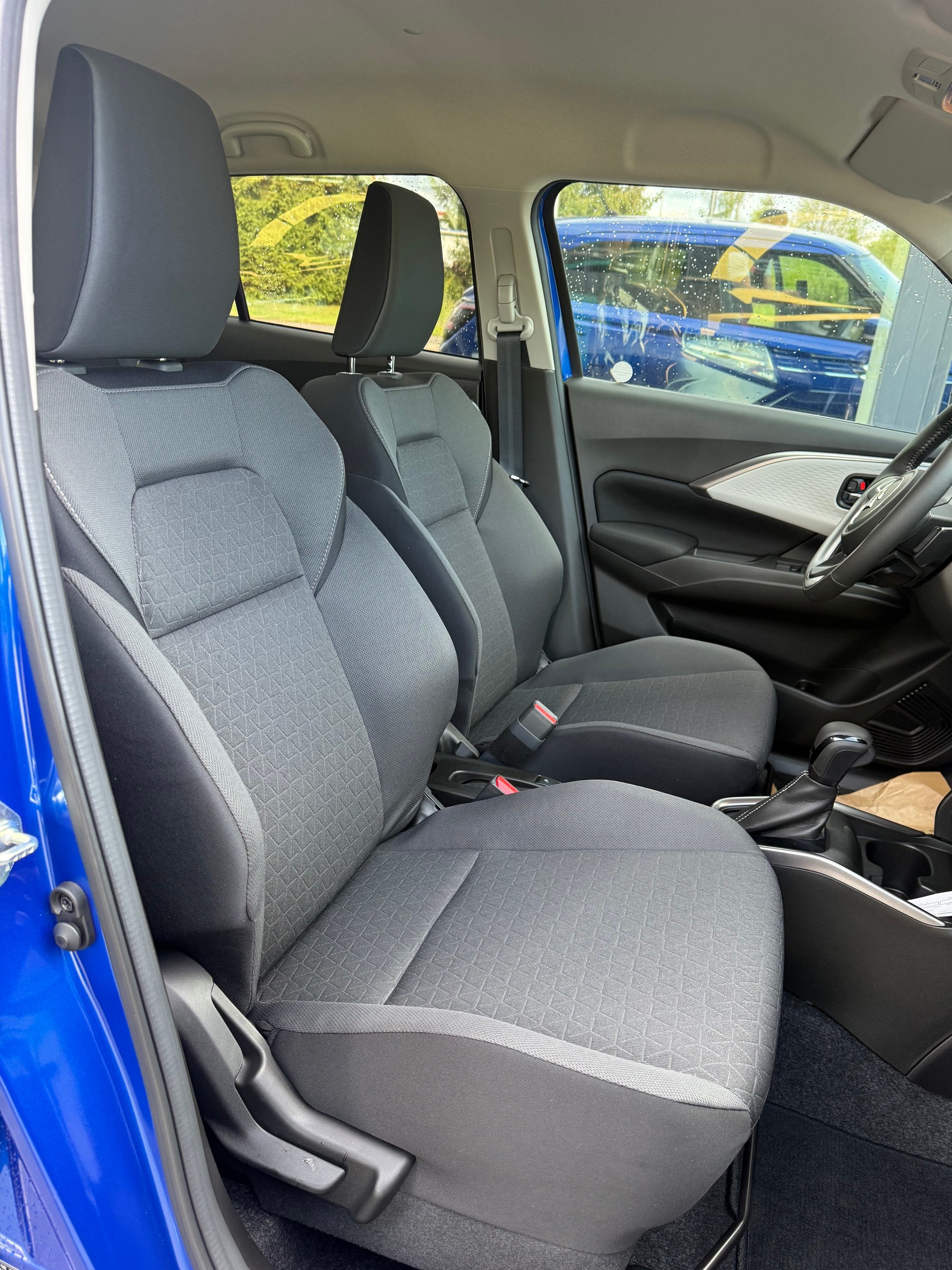 SUZUKI Swift 1.2 Sakura Top Hybrid CVT-image-9