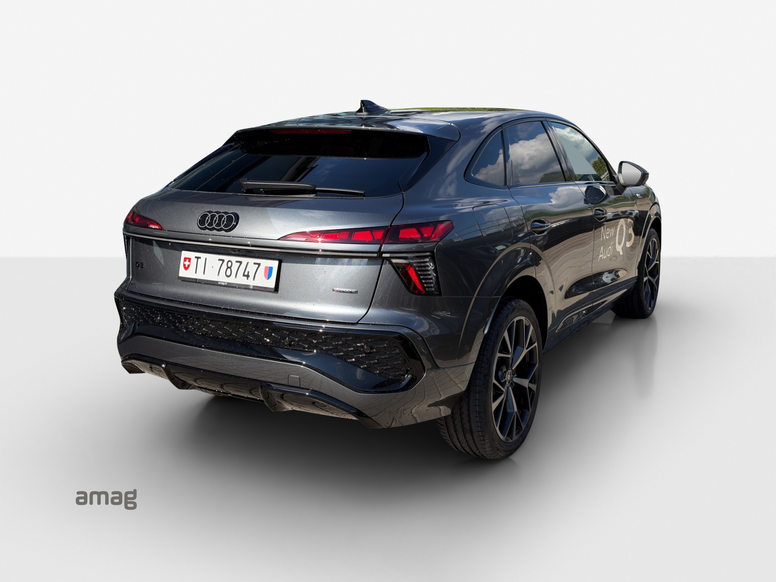 AUDI Q3 Sportback TFSI quattro 195 kW S tronic-image-4