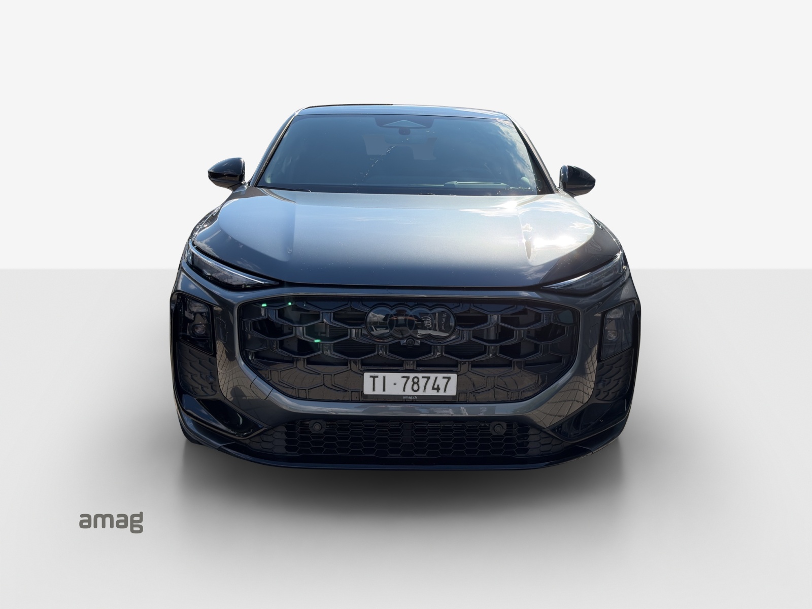 AUDI Q3 Sportback TFSI quattro 195 kW S tronic-image-6