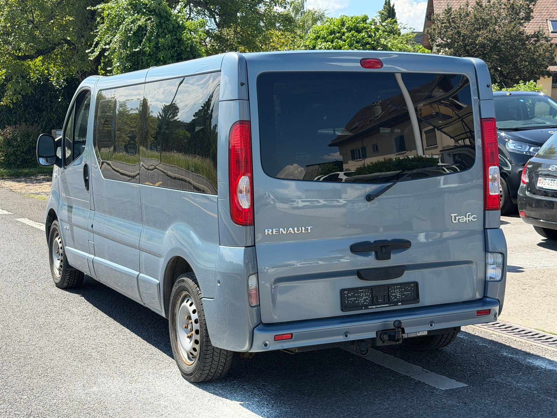 RENAULT Trafic 2.0 dCi Eco Grand Passenger Black Edition-showroom-element-3