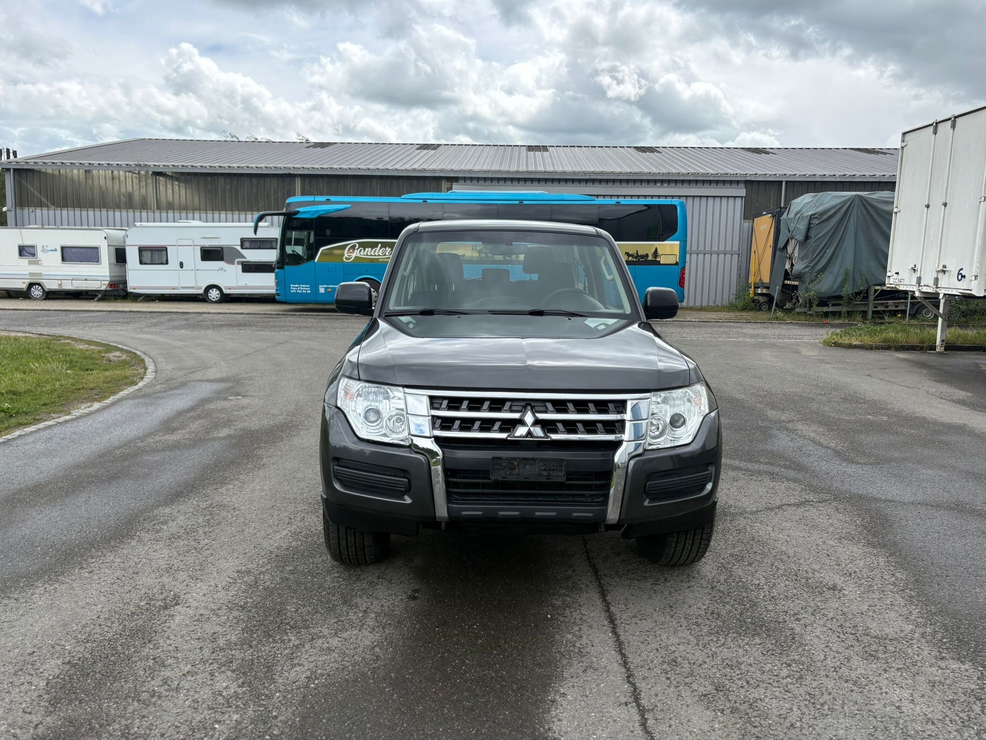 MITSUBISHI Pajero 3.2 DI-D Value Automatic-image-2