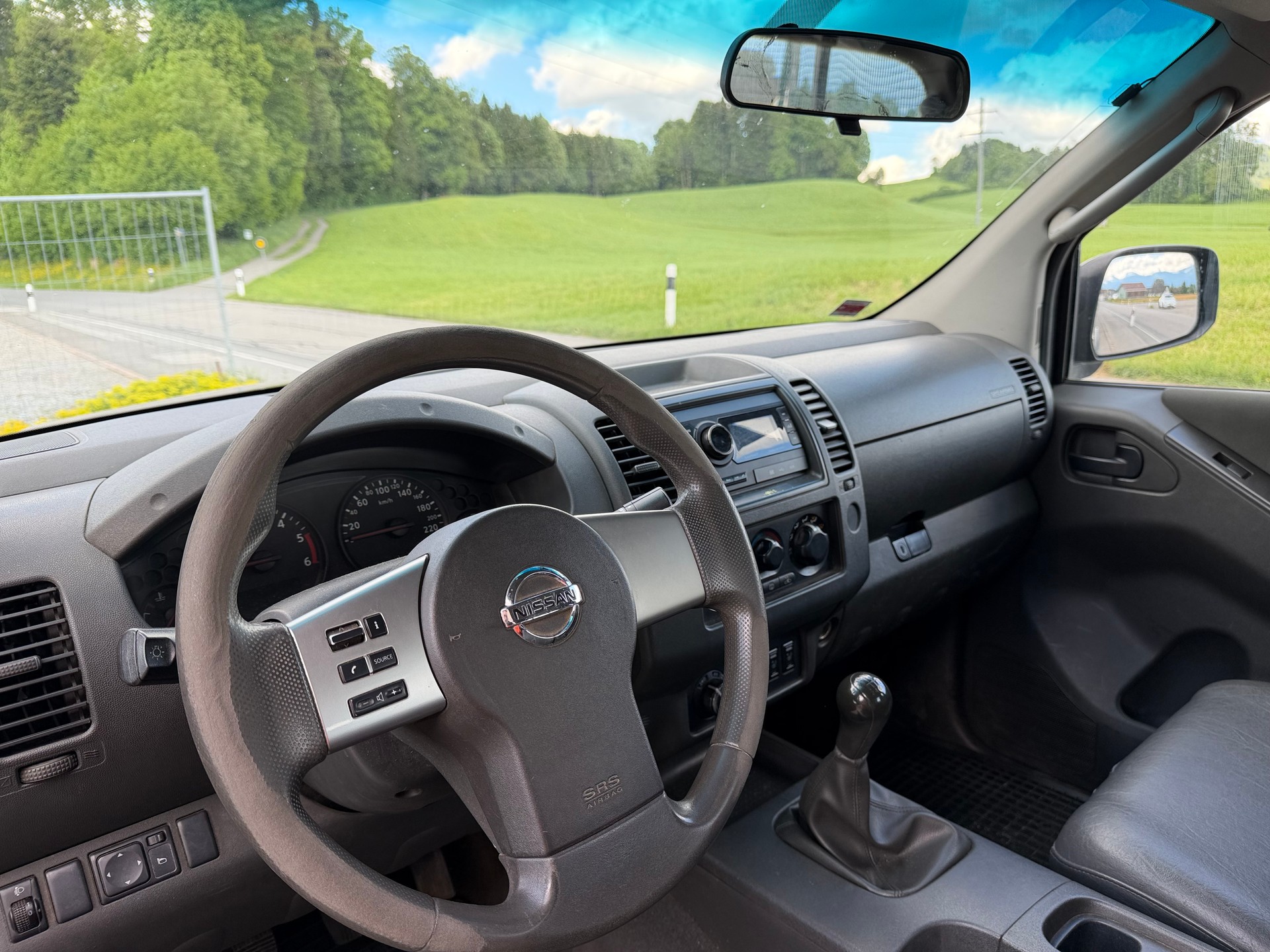NISSAN Navara King Cab SE 2.5 dCi 4WD-image-6