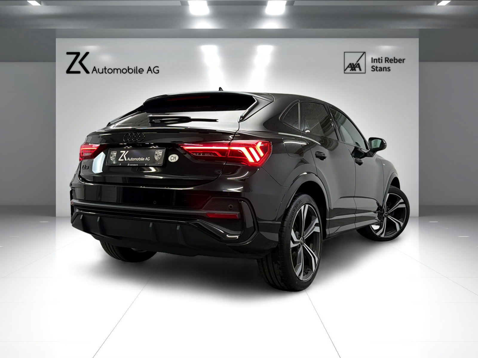 AUDI Q3 Sportback 35 TFSI S Line Midnight Black Attraction S-tronic / 360° Kamera / Panoramadach / SONOS Sound / Komfortschlüssel /-showroom-element-1