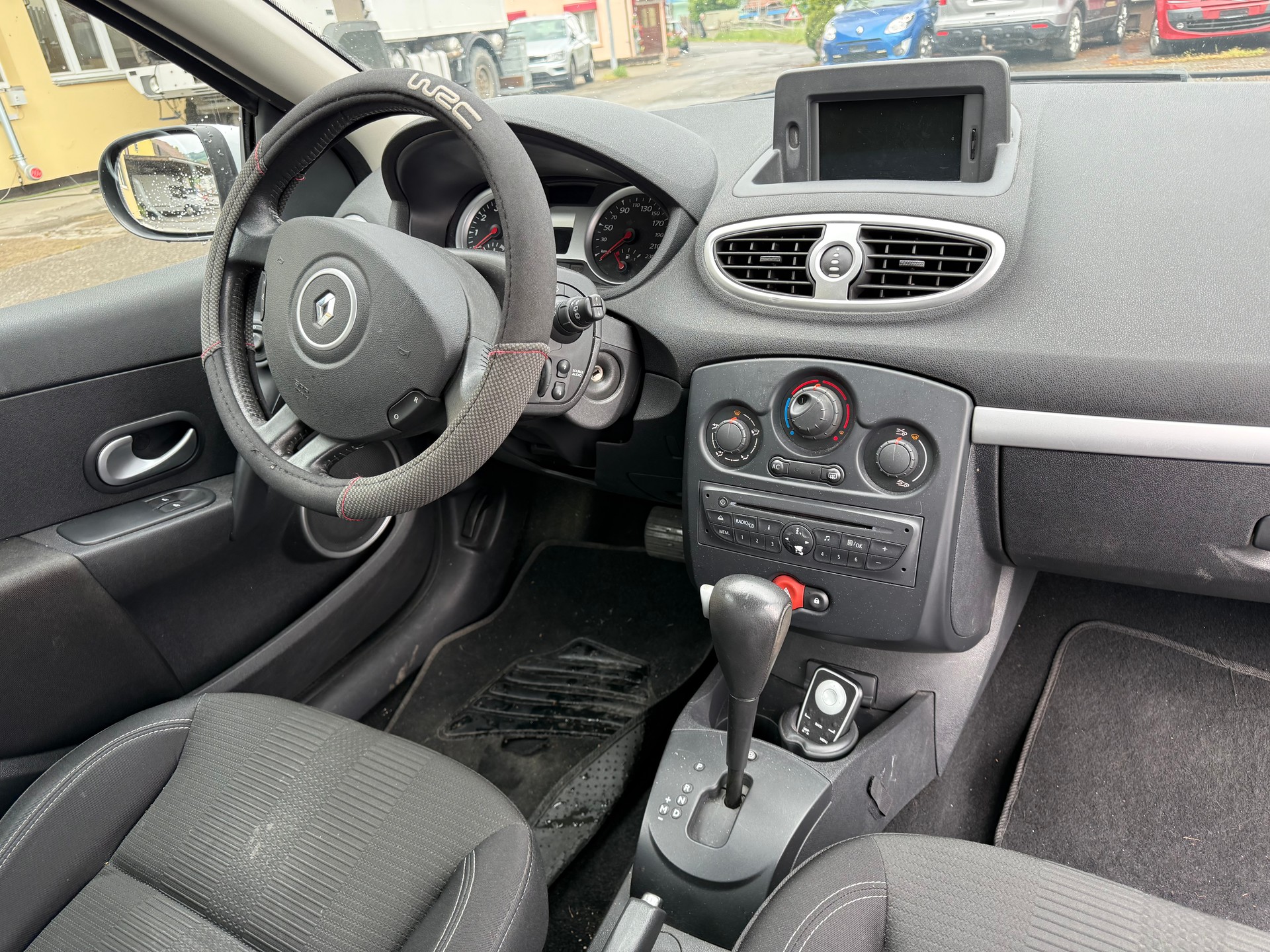 RENAULT Clio Grandtour 1.6 16V Exception Automatic-image-4