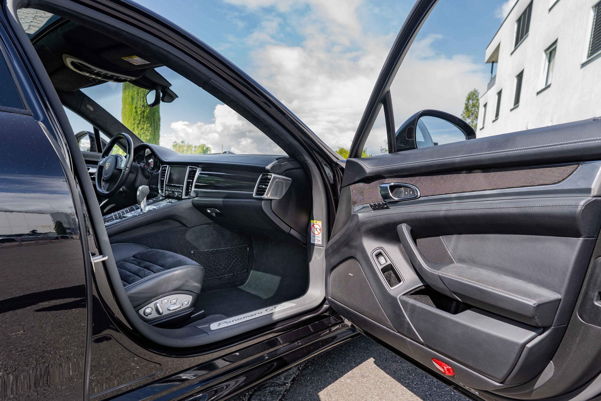 PORSCHE Panamera GTS 4.8 PDK-image-9