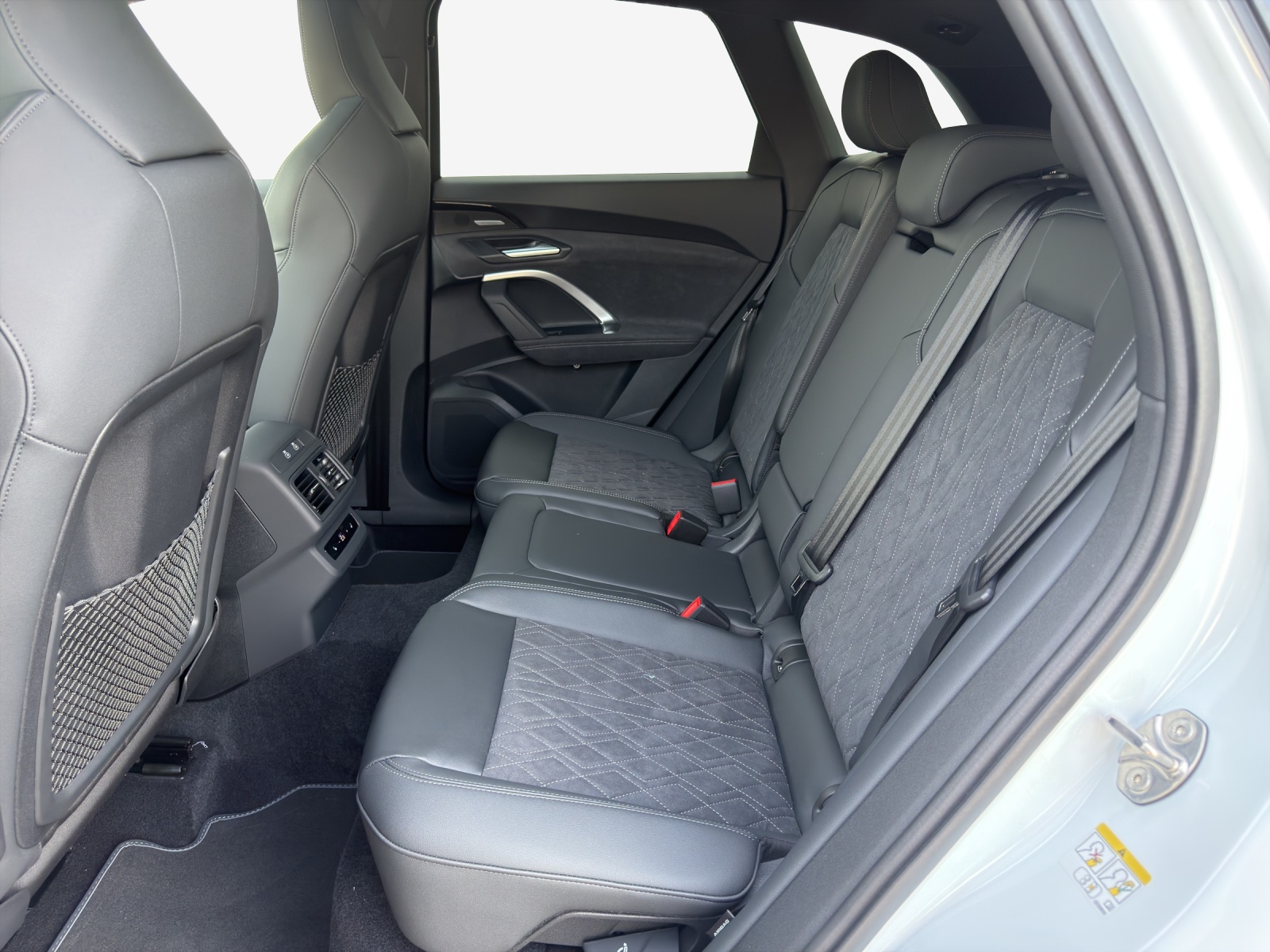 AUDI SQ5 TFSI quattro S-tronic-image-11