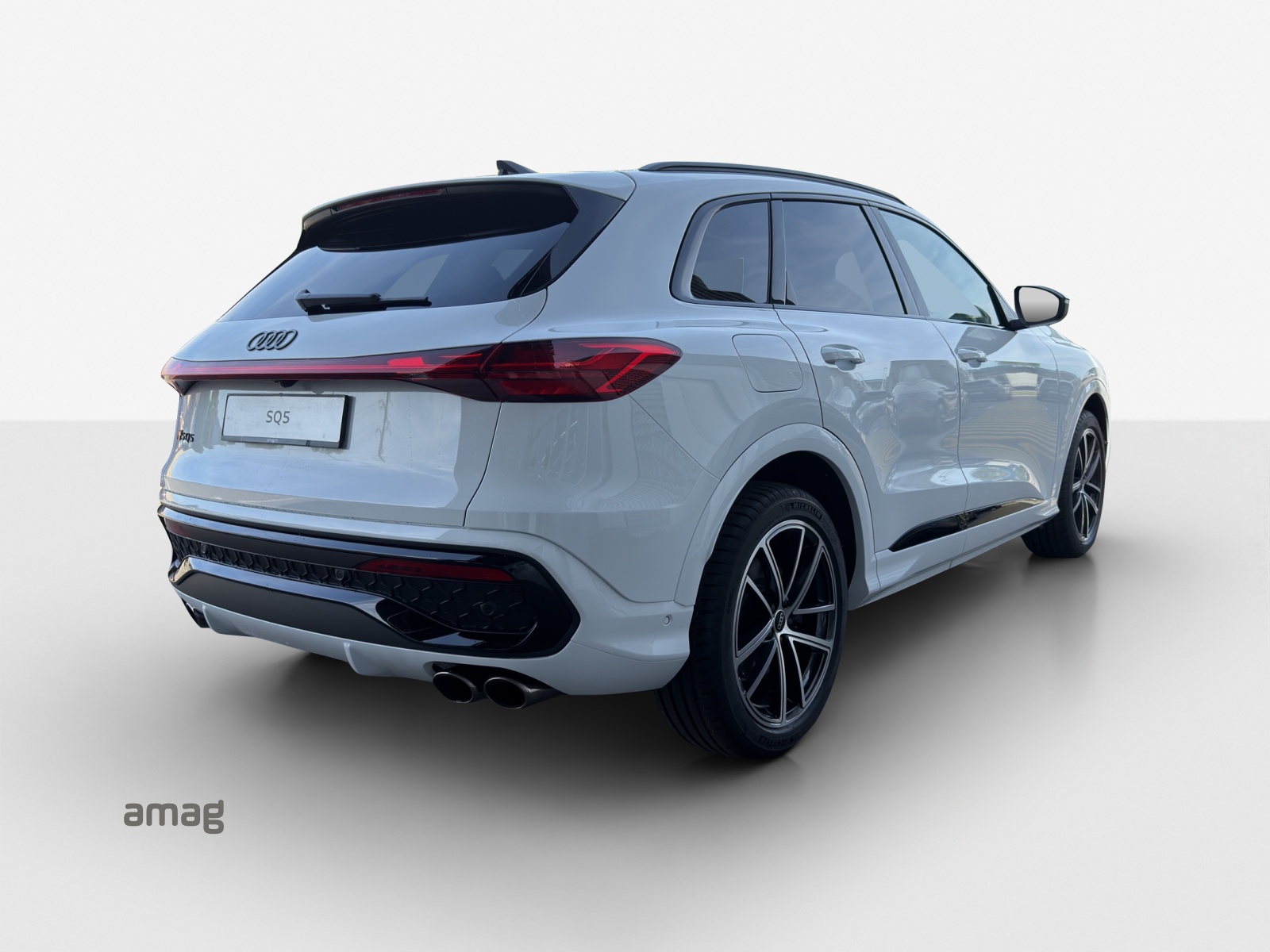 AUDI SQ5 TFSI quattro S-tronic-image-4