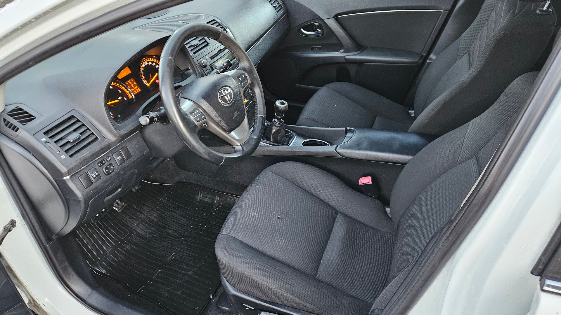 TOYOTA Avensis Sportswagon 2.2D-CAT Linea Sol-image-7