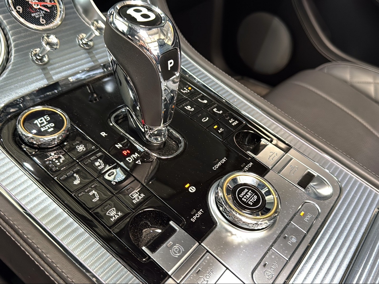 BENTLEY Continental GTC 4.0 V8-image-13